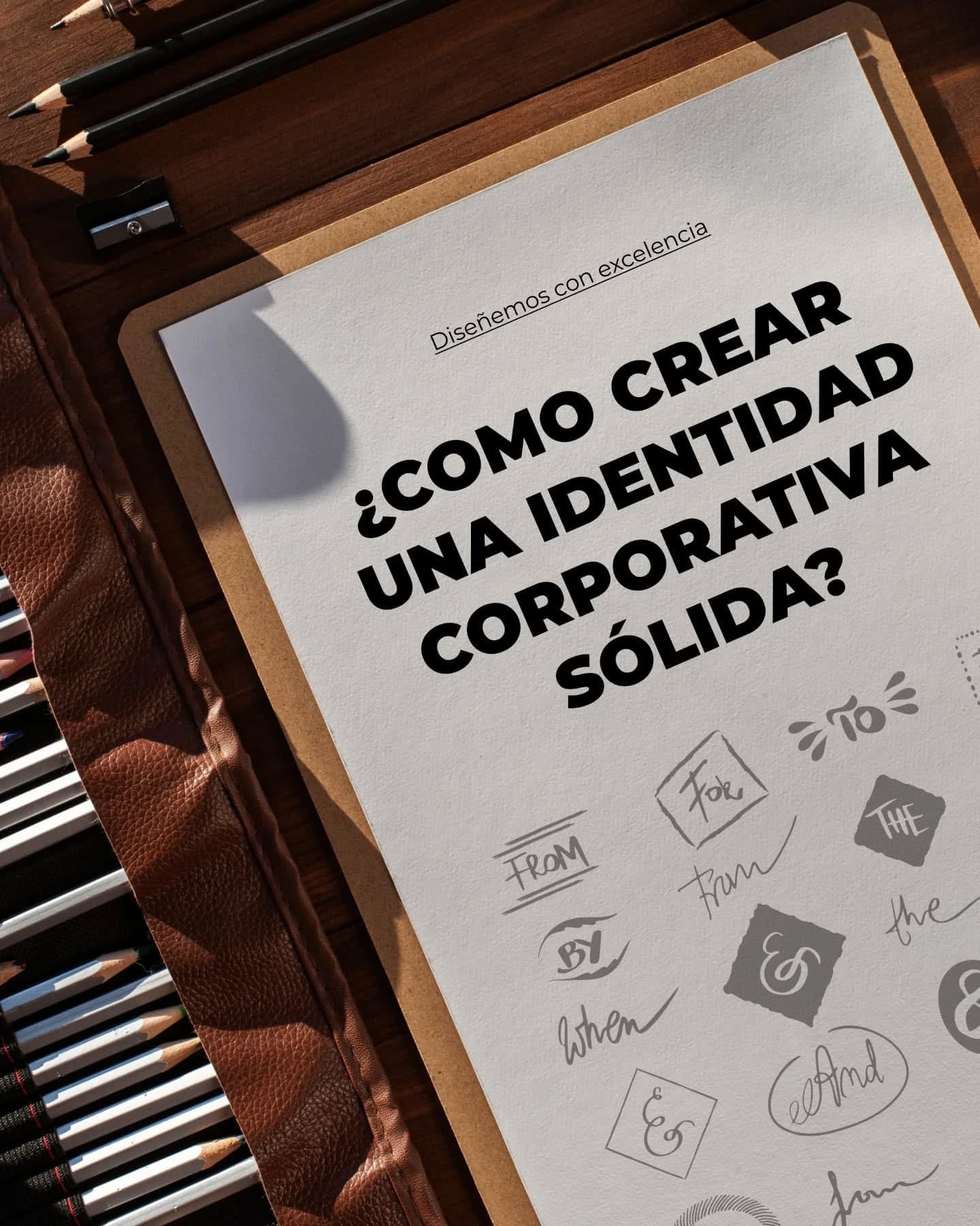 La identidad corporativa de una organización es mucho más que un logotipo o una paleta de colores, es la esencia visual y conceptual de una empresa, es lo que la hace reconocible y la diferencia de las demás.
Algunos aspectos clave de una buena identidad corporativa:
1- Genera reconocimiento y diferenciación.
2- Construye confianza y credibilidad.
3- Comunica los valores y la misión de la empresa.
4- Fortalece la lealtad del cliente.
5- Atrae y retiene talento.
6- Agrega valor.
7- Facilita la expansión y el marketing.
#identidadcorporativa #diseñografico #marketingcreativo #comunicación