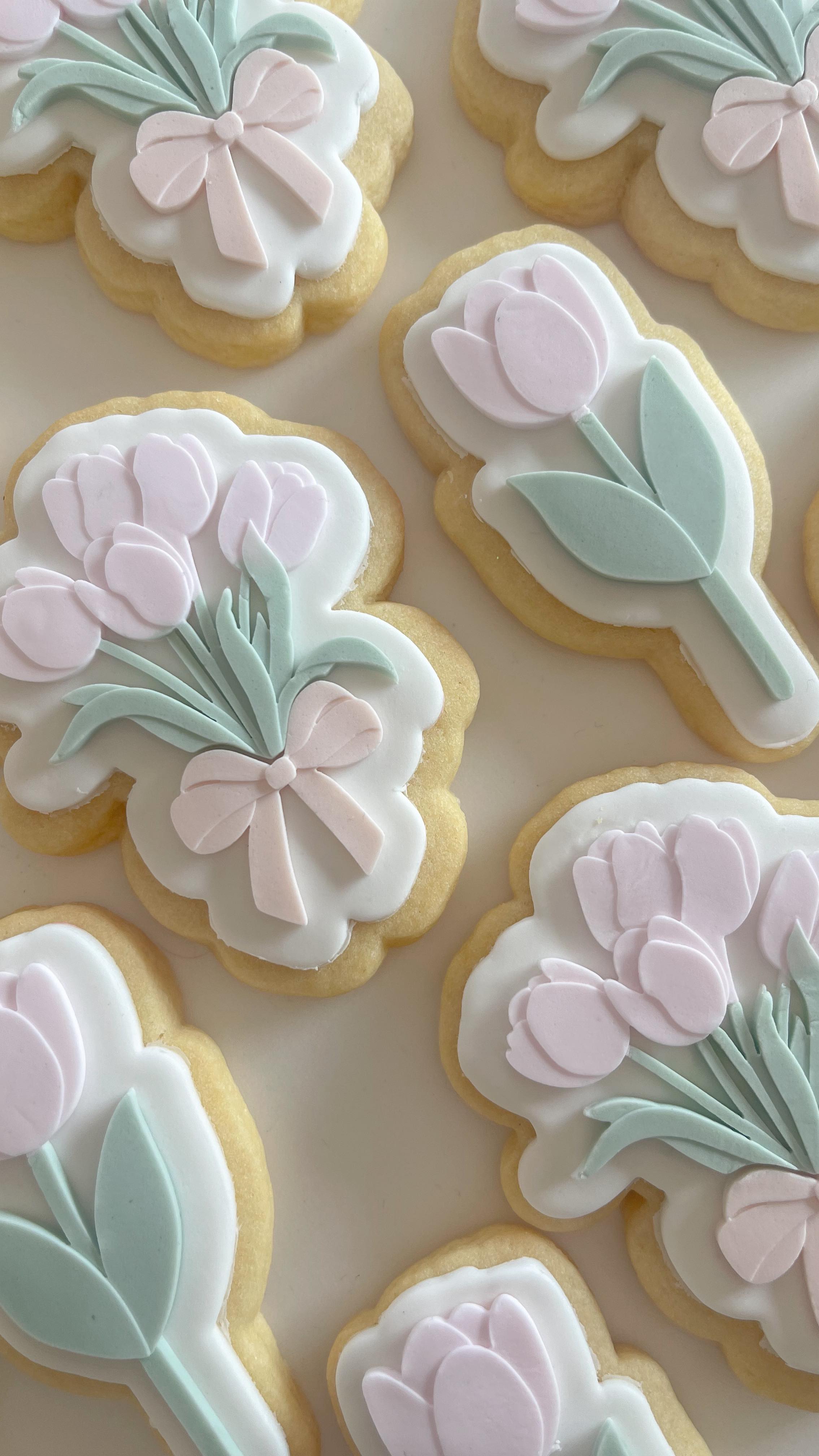 How I feel about our new tulip debossers 😍🌷
#stampedbyel #cookiestamps #cookieembossers #cookiedebossers #cookiesupplies #sugarcookiesupplies #fondantcookies #smallbusiness #shopsmallbusiness #alburywodongabusiness #bakingsupplies