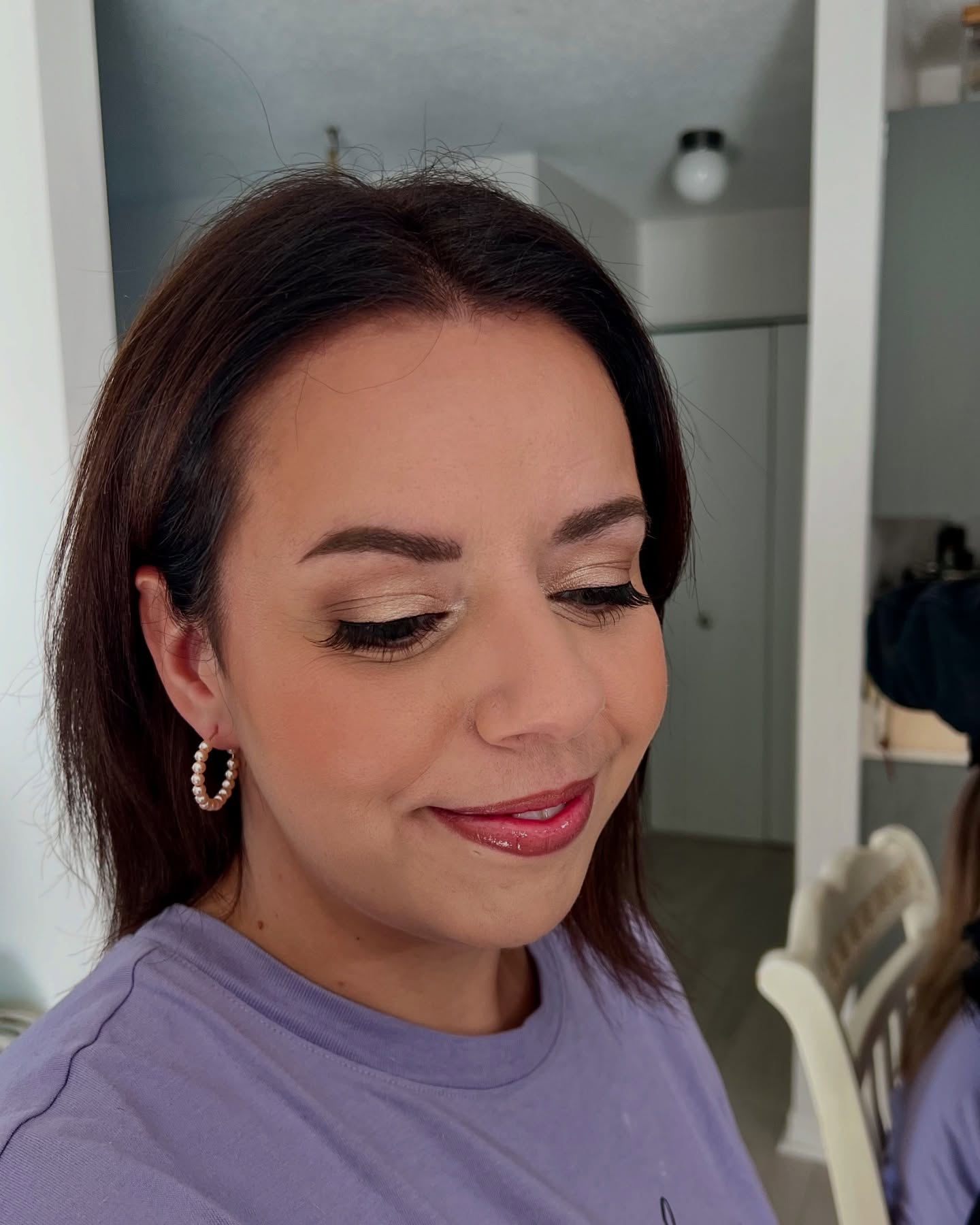 This look is all about balance—defined eyes, soft skin, and a neutral lip to tie it all together. It’s polished, timeless, and perfect for photos. Every detail is placed with intention to enhance, not overpower ✨
#bridalmakeup #ottawamakeupartist #jbmakeupartist #bridal #makeup #makeupartist #bridalmakeupartists #bridalmakeuplooks