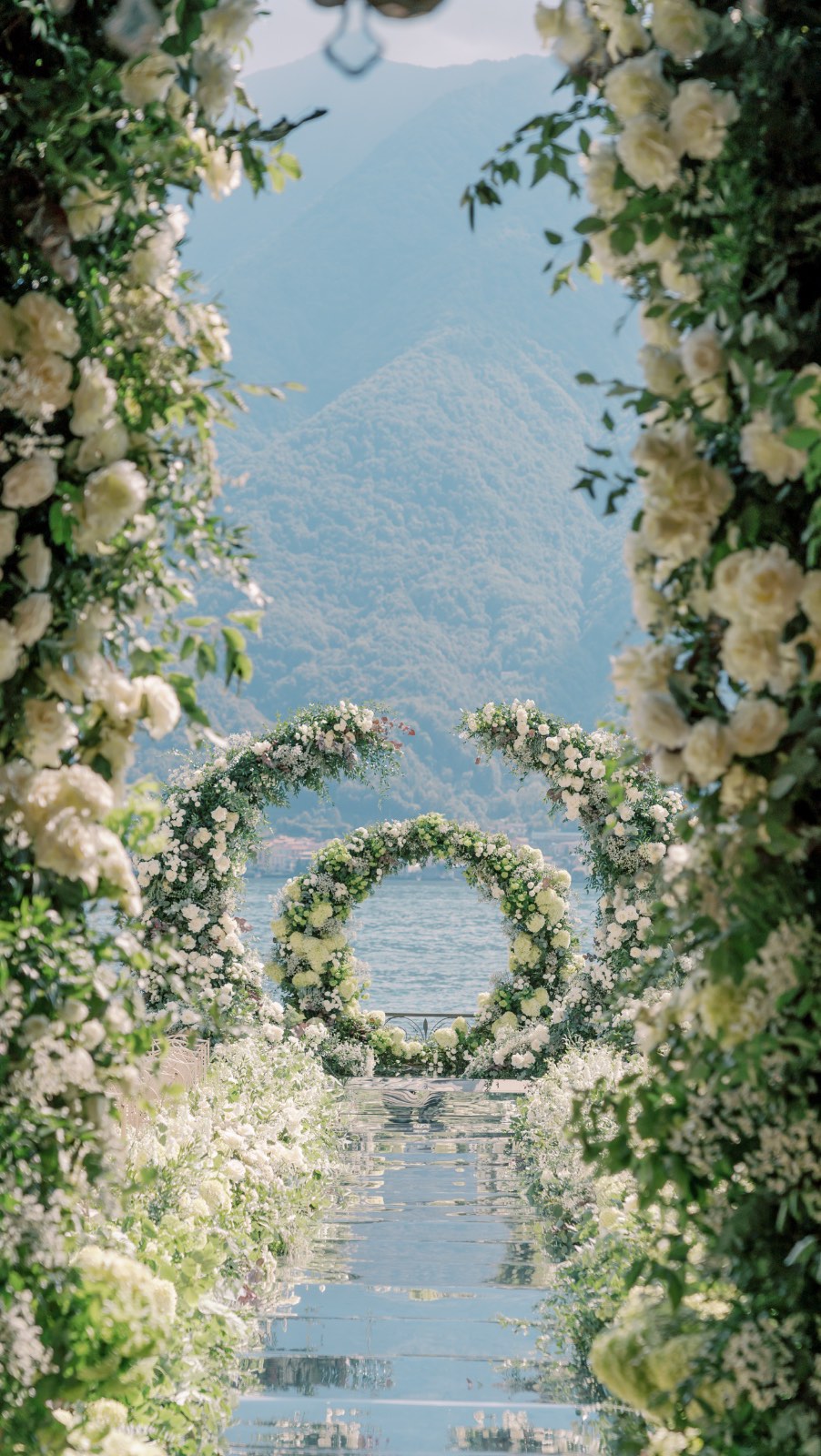 That ‘I do’ view 🤍
A dream-come-true Villa Balbiano wedding day from start to finish for our Bride & Groom in the stunning Lake Como...
Planning & Design: @daisyamodioevents
Venue: @villa_balbiano
Florals: @larrywalshe
Drones: @sebflys
Photography: @katiejulia_
Videography: @bordonifilms
Production: @blunotteventi
Entertainment: @nuart_events