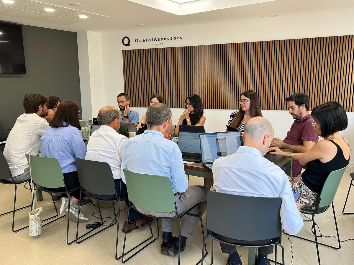 💼 Querol Assessors, anfitrión del equipo directivo de Talenom España en Morella
📅 La semana pasada vivimos unos días muy especiales: del 8 al 10 de julio, Morella fue el punto de encuentro del equipo directivo de @talenom_es , y en @querolassessors hemos tenido el honor de ser sus anfitriones.
🔹 Nos enorgullece acoger estas reuniones estratégicas en nuestra tierra, compartiendo con todo el grupo los valores que nos definen: cercanía, compromiso, arraigo y visión a largo plazo.
🤝 Con equipos venidos de distintos puntos de España, hemos compartido ideas, proyectos y objetivos con un fin claro: seguir construyendo una asesoría más humana, eficiente y al servicio de las personas y empresas como la tuya.
💙 Gracias por confiar en nosotros.
Desde Els Ports y El Maestrazgo, seguimos acompañándote… pas a pas.
#QuerolAssessors #TalenomEspaña #Morella #CompromísLocal #AssessoramentDeProximitat #Conexión #EquipHumà #TeixintFutur #ClientsAmbValor