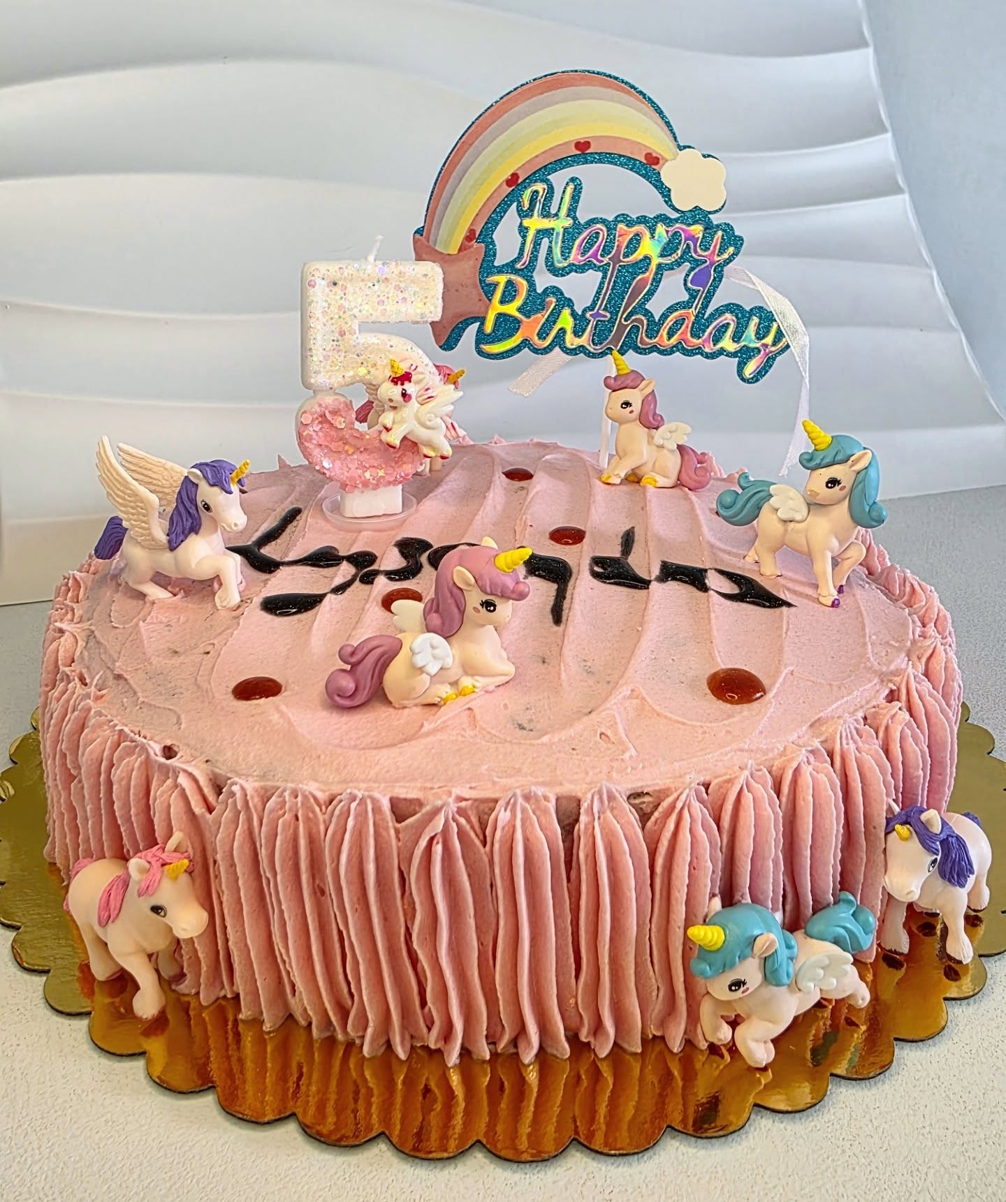 Unicorn cake 🎂
.
.
.
.
.
.
.
#unicorncake #birthdaycake #birthdayparty #unicorn #pinkcake #vanillacake #bakewithme #strijen #hoekschewaard