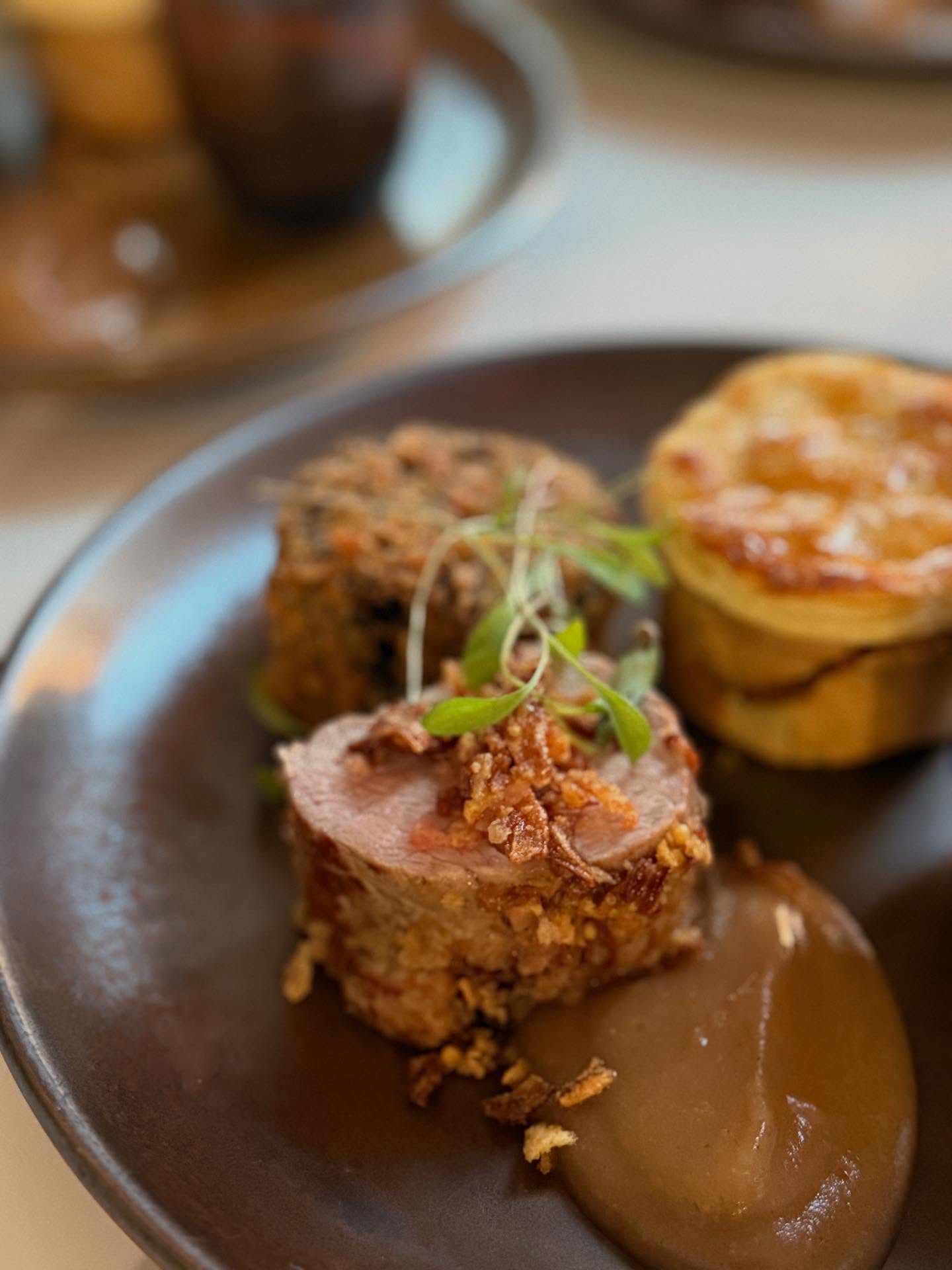 Another busy and successful weekend of private dining with 3 events in 3 days! ☀️
Our seasonal summer is really going down well with our customers as well as our signature beef wellington which is always the star of the show. ⭐️
We have some exciting news coming up which I will share with you all later this week regarding the celebration of our 5th birthday in August. 🎉
DM FOR INQUIRIES
☎️ 07939130444
🌎 www.chefchrislaurie.com
✉️ Chefchrislaurie@gmail.com
#Essex #Southendonsea #leighonsea #privatechef #chef #Chelmsford #Colchester #Braintree #tastingmenu #privatedining #Essexfood #Essexprivatechef #privatediningessex #essexbusiness #billericay #romford #Essexfoodie #Essexfood