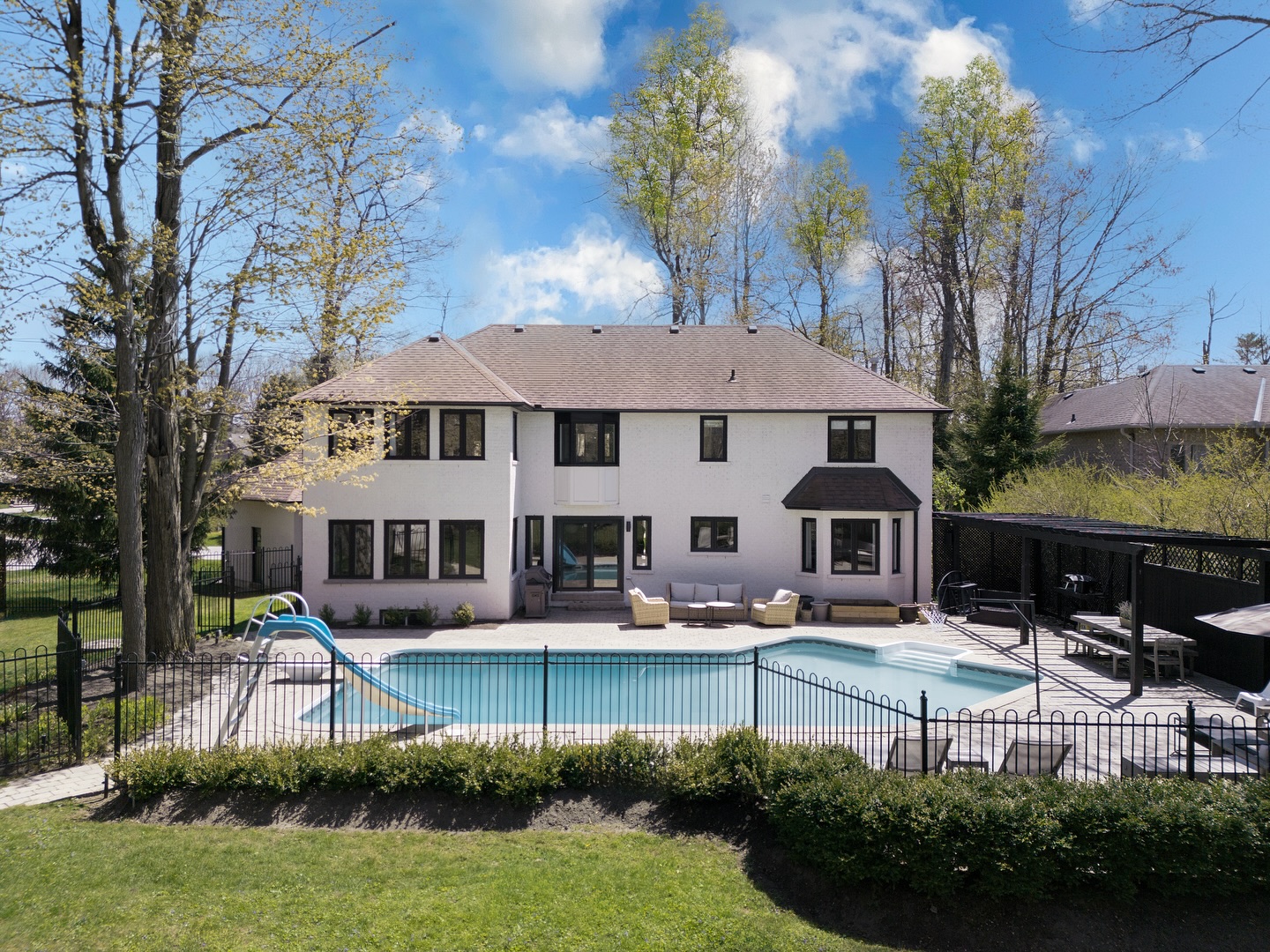 How did we do? #beforeandafterhomeedition
*photos taken in spring by:
@attsaboy (get in touch with him for all your real estate or branding needs!)