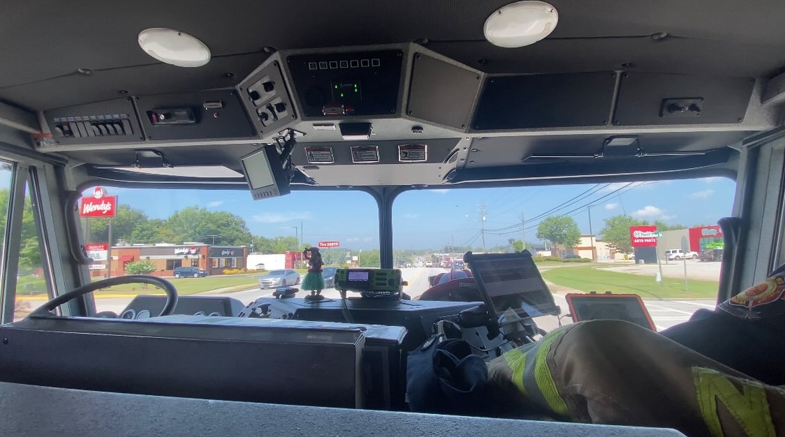 🚨 Covington Fire responded to smoke at @local coffee shop this afternoon. Turns out a faulty bathroom exhaust fan was to blame. Crews checked it out and confirmed everything was safe! #FireCall #CommunitySafety #covfire #smoke #coffeeshop