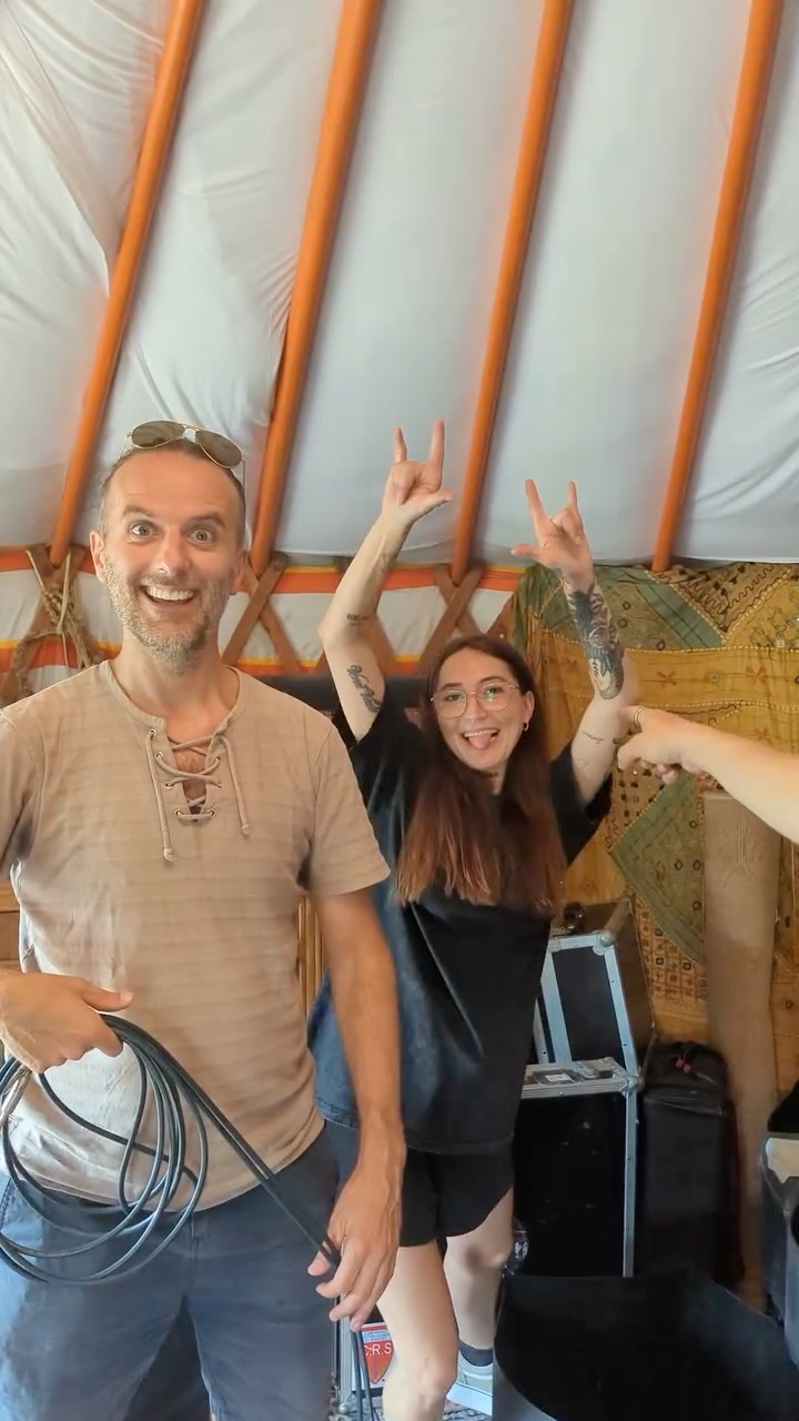 Le crew est en feu 🔥
MAMA SAID se prépare pour un week-end 100% live :
📍11/07 → Mirza Festival (Faycelles)
📍12/07 → Mesclazik Festival (Saint-Affrique)
Dans la vidéo, mate bien… Deux guest apparaissent 👀
Rendez-vous demain ⏳ pour la révélation des guests qui vont mettre le feu sur scène avec nous 💥
On arrive @ulyssemaisondartistes @mirza_festival @festivalmesclazik 💣
#mamasaidlive #mirzafestival #mesclazik #hiphopfusion #SummerTour #livemusic