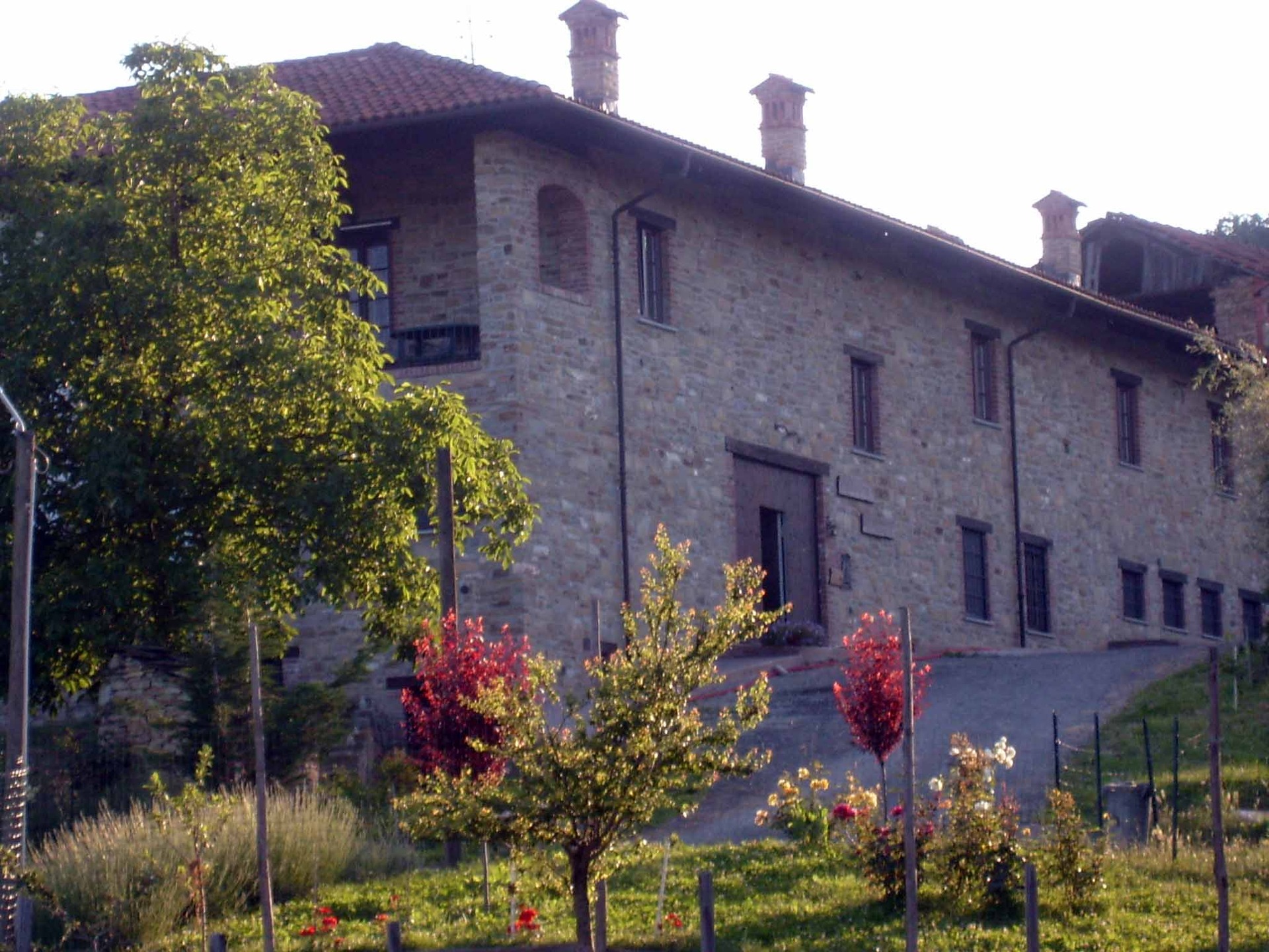Farmhouse for Sale Langhe Piedmont 🇮🇹
Renovated Farmhouse with Agriturismo & B&B Potential with Panoramic Hillside Location.
Nestled in a commanding position amid the rolling hills of Southern Piedmont and Liguria, this beautifully restored U-shaped natural stone farmhouse offers a rare opportunity to own a fully operational agriturismo and Bed & Breakfast business. With breathtaking panoramic views, excellent year-round accessibility, and just 45 minutes from both the sea and the mountains, this property is the perfect blend of rural charm and strategic location.
#azitalianproperties #piemonte #piedmont #farmhouse #farmhouseliving #itarealestate #italyrealestate