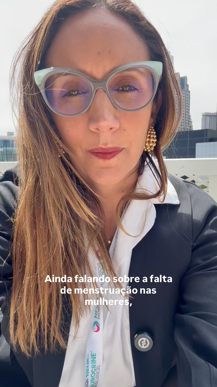 Dessa vez, vamos falar da amenorreia na mulher com excesso de peso, especialmente na síndrome dos ovários policísticos (SOP).
⠀
A ausência de menstruação não pode ser ignorada.
Ela pode sinalizar desequilíbrios hormonais importantes e até representar risco aumentado de câncer de endométrio, já que esse tecido pode ficar espessado e sem o estímulo adequado para ser renovado.
⠀
Além disso, essa investigação é essencial para quem deseja engravidar no futuro. Precisamos escolher as medicações com cuidado e fazer um bom preparo metabólico.
⠀
💡 Sempre que possível, o primeiro passo é investir em mudanças de estilo de vida: controle do peso, alimentação saudável e atividade física regular.
⠀
📌 A menstruação é um reflexo da saúde da mulher — e não deve ser negligenciada. Se ela está ausente, procure um especialista.
⠀
#Amenorreia #SOP #OvárioPolicístico #SaúdeDaMulher #Endometriose #Endócrino #Infertilidade #EstiloDeVidaSaudável #DraBiancaParaguassu #MedicinaBaseadaEmEvidências