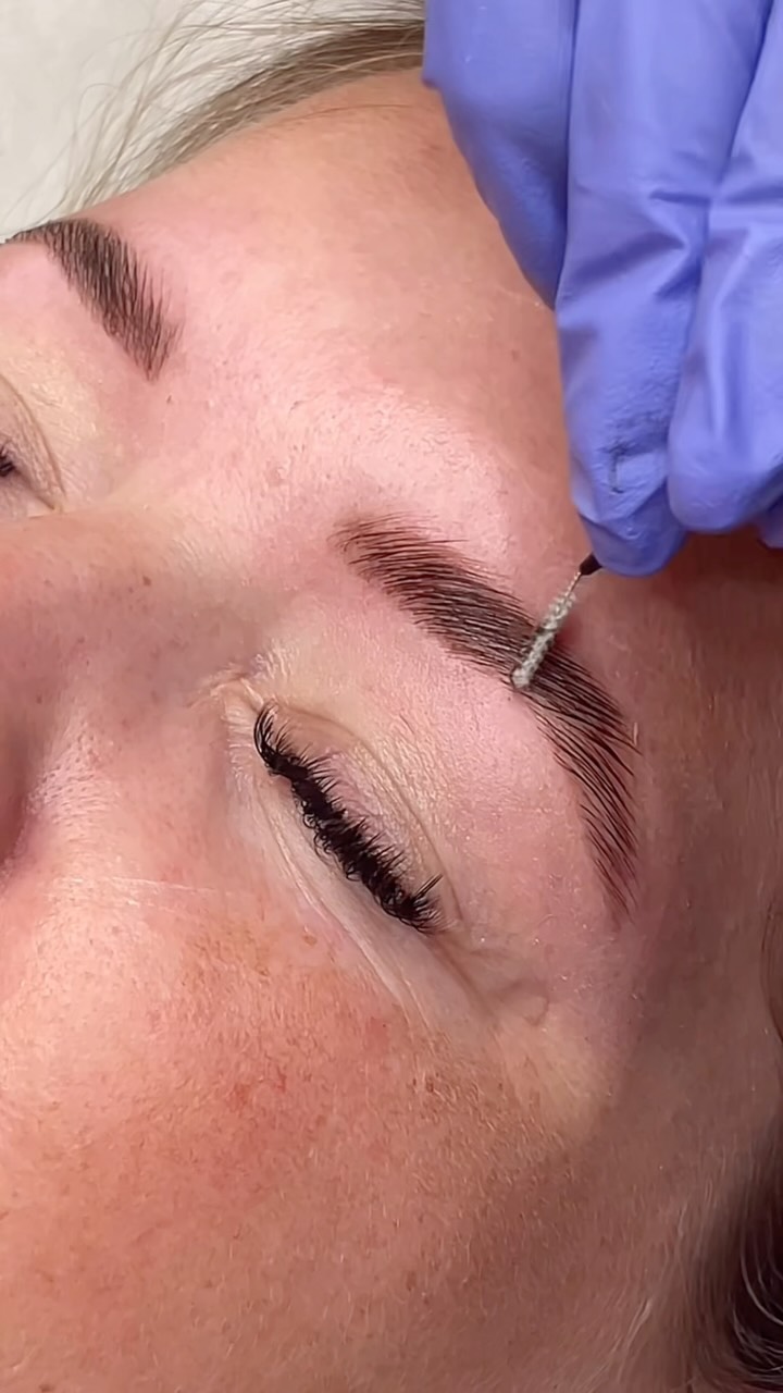 Let’s talk about real-life brows 👇
These brows looked amazing after lamination
But if you look closely
There is a little sparse area where hair is missing
Instagram often shows us full, fluffy, flawless brows
But most everyday clients don’t arrive with that kind of canvas
And that’s okay
What matters is using the tools we have
To make them feel confident and seen
🧠 In this case, we knew lamination wasn’t ideal for the sparse area, but we did want that volume
We worked with what she had
We lifted and styled what was there
And now we can fill the sparse areas with some pencil to make that brow flow! 💦
The result still looked beautiful
And we started a plan for potential future regrowth too
Sometimes doing brows isn’t about creating perfection
It’s about creating a starting point
A boost of confidence
And a strategy for where we’re going next
Brow techs — this is your reminder
Not all brows need to be ‘Instagram perfect’ to be a job well done
📲 Follow for more honest brow education and real transformations
#browlamination #realbrows #broweducator #browtraininguk #browmentor #browtechcommunity #browartistuk #browlaminationtips #everydaybrows #behindthebrows #browjourney #devonbrows #kingsteigntonbrows #newtonabbotbrows