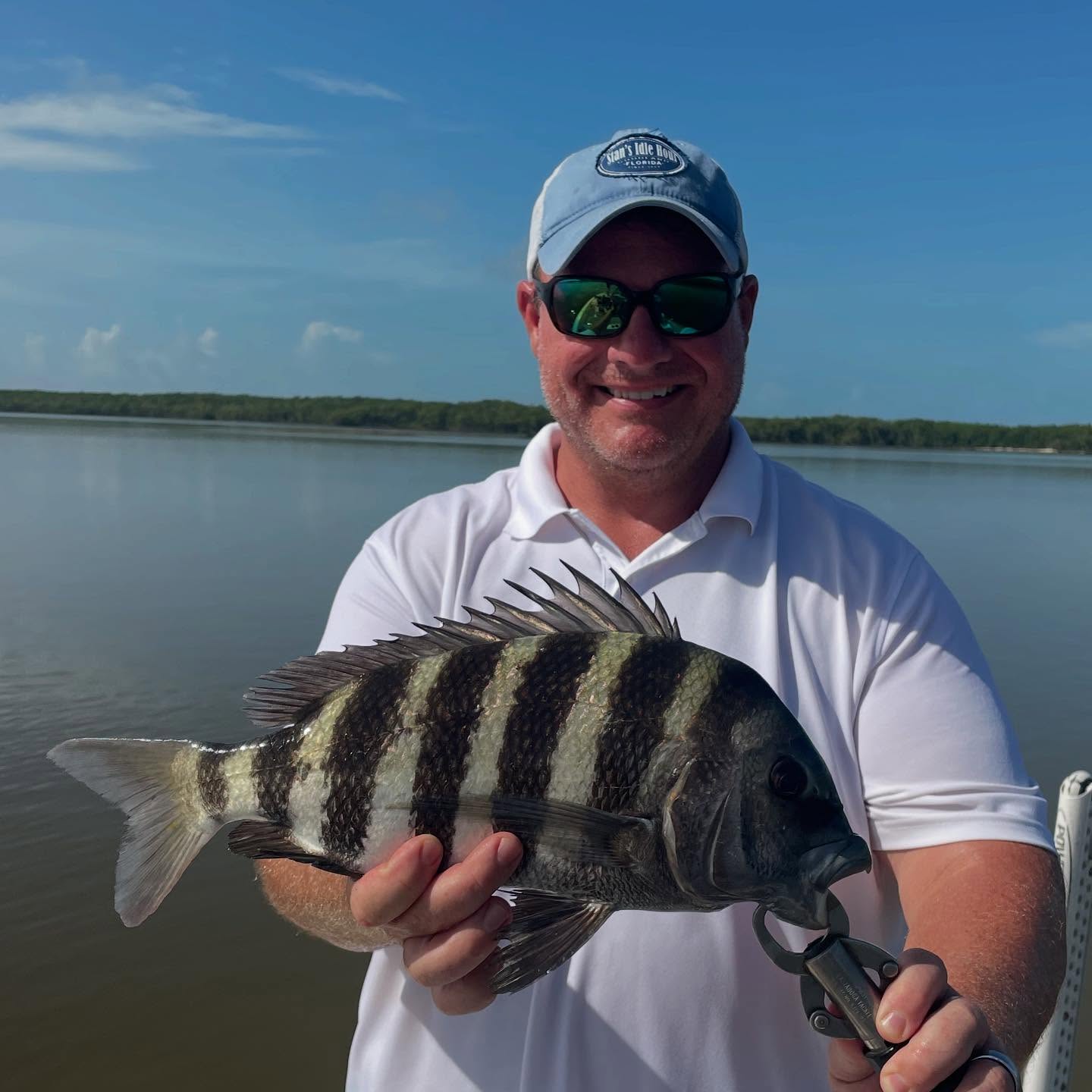 I’d say a rare summer catch, this along with 10 or more of his friends came aboard recently for Mathew 💪🏻 Call me, and I’ll bring you to this spot for a try at them! 📲 305-778-5342 #a2fishingcharters #irtreels #donnmarpliers #tfoflyrods #palmythgloves #fourhorsementackle #fortressmarineanchorsusa #captainspreferredproducts