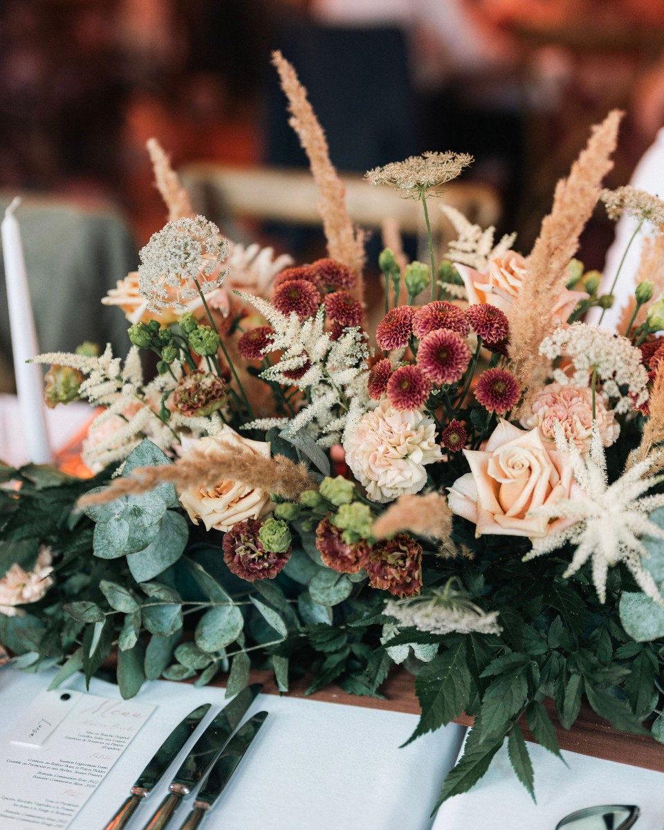 🍽️ L’art de recevoir, version mariage
Retour sur le joli jour de O & F au Domaine Imodis, à travers deux éléments clés de l’expérience Traiteur M :
✨ une table élégante soigneusement dressée,
📖 et un menu pensé comme une promesse de saveurs.
📷 Credit Photo : @lisamarie_photographie & Marion Fort
#Traiteurm #ÉvénementielGourmand #TraiteurHautDeGamme #ÉvénementsPrivés #TraiteurEntreprise #mariagealsace #mariage2026 #mariagedereve