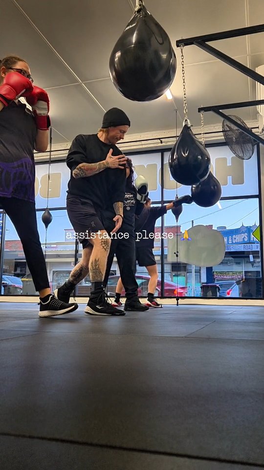 "People fail because they want results without the repetition"
-@hormozi
#repetition #boxing #boxingfitness