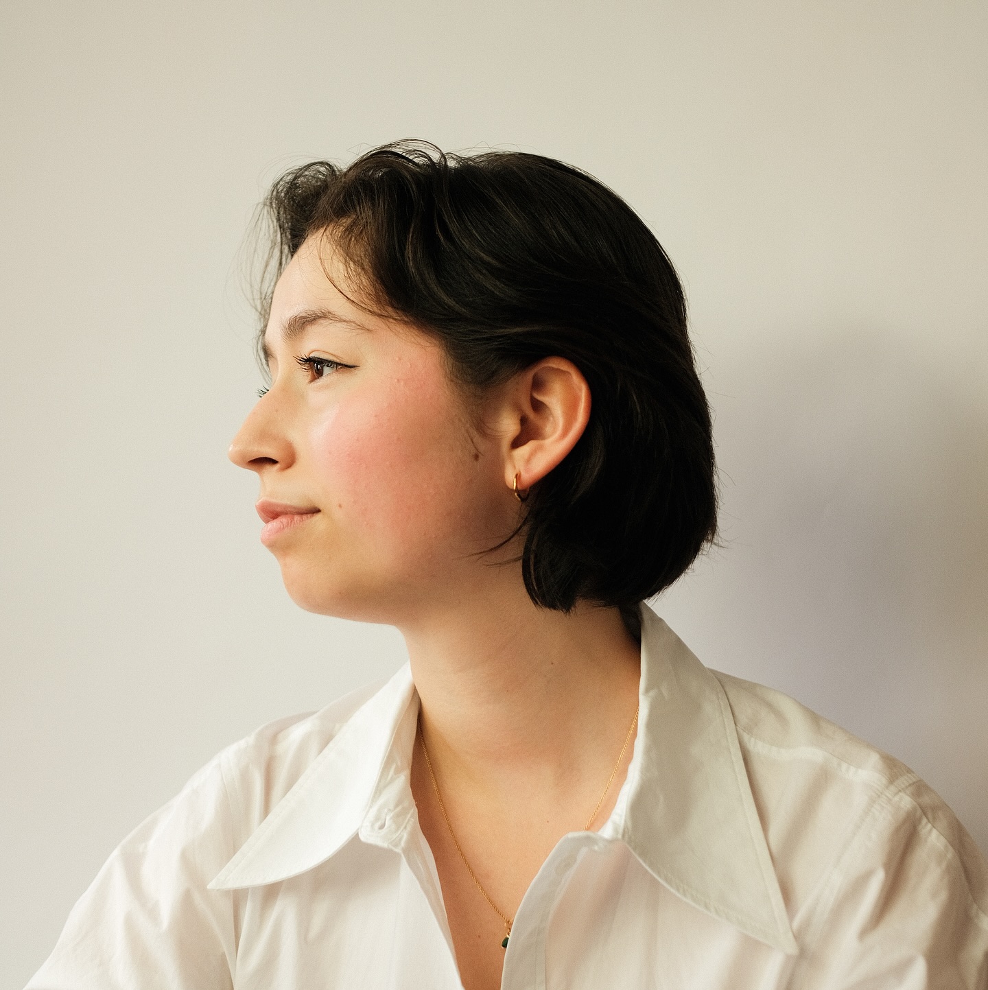 Earlier this year I had a lovely interview with @seb_scotney for the German Jazz magazine @jazzthetik .
For those who don’t know, Sebastian also speaks German which made the whole thing a fun back and forth in two languages haha ☀️
We spoke about how I came to do music and how I landed on this particular side of the music world (god knows) amongst other things that you can read in the column ☀️
🔗 The column is linked in my bio for all German speakers! (Sry…)
#jazzthetik #column #jazzvocalist #multilingual #firstcoumn