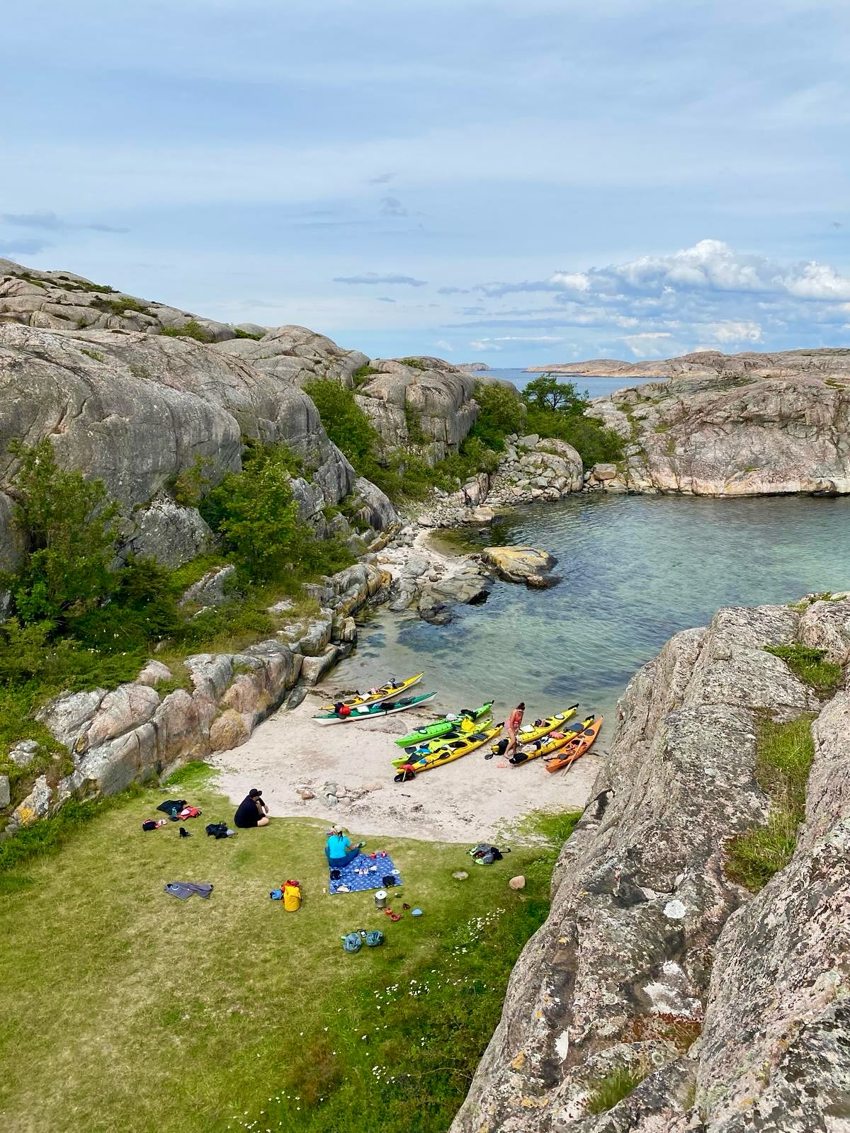 Högsäsongen är här- häng med! Peak season med is here, join us!
15/7: Boat Handling Funday - Fullbokad!
16/7 Fikaturen i kajak / Swedish Coffee & Cake by kayak
17/7 +18/7 Blått paddelpass/ Blue Intermediate kayak course. 1 plats/ 1 spot
18/7 Tångpaddling: Platser kvar. Spots available
19/7 Rollkurs/ rolling course: 1 plats/ 1 spot
20/ 7 Blått paddelpass Examination - 3 platser/ 3 spots
21/ Rött paddelpass Examination - 4 platser/ 4 spots
22/7 + 23/ 7 Grönt paddelpass/ Beginner Plus. Platser kvar! Spots available
24/7 Fikaturen / Swedish coffee & cake tour 3 platser/ 3 spots
24/7 Rollkurs/ rolling course: 1 plats/ 1 spot!
25-27: Övernattningstur i Fjällbacka skärgård med mat, utrustning och guide. 3 Day expedition in Fjällbacka archipelago food, equipment & guide: 3 platser/ 3 spots.
More info & booking www.nautopp.com or mail@nautopp.com