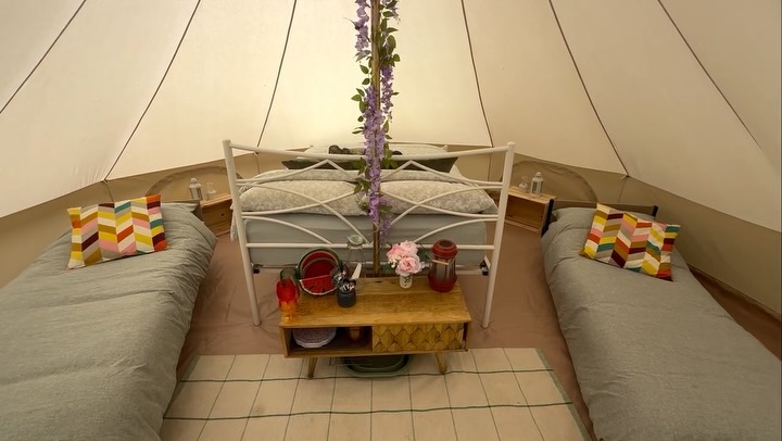 Rainy morning reset🫧
#belltent #glamping #belltentcamping #campsite #camping #caravanpark #ilkley #menston #valleyview