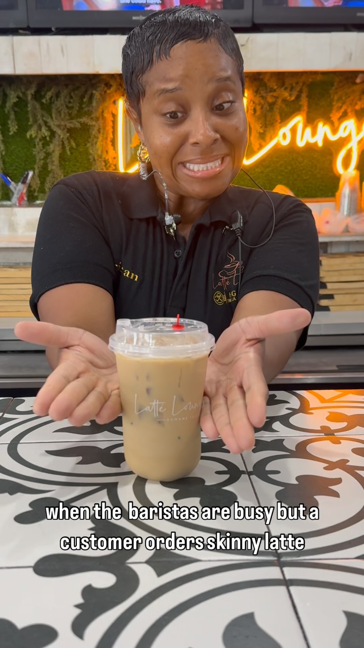 not a barista, just the server…but isn’t this how you make a skinny latte? asking for a friend. (aka me.) 🤭
#brunchstl #downtownstl #midtown #latteflight #llhg #lattelounge #stl #coffee #brunchvibes