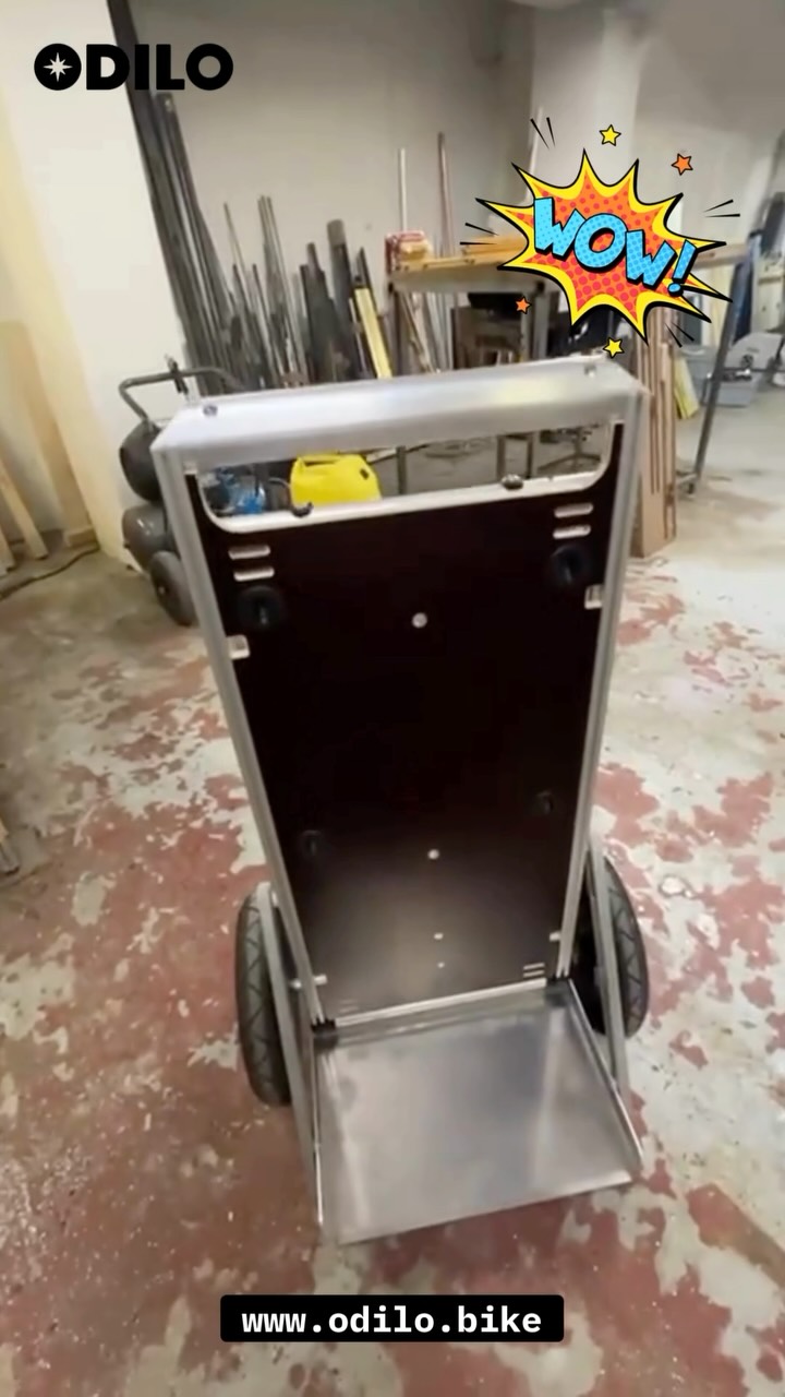 🎥 Bienvenue dans les coulisses — partie 2. Comment passe-t-on d’une idée à un objet concret ?
Dans cette vidéo, Stanislas vous montre l’envers du décor : les matériaux et les outils qui ont donné vie à ODILO. Un plongeon dans la fabrication artisanale et les choix techniques qui font toute la différence. Vous avez des suggestions ou des questions ?
Et ce n’est pas fini… La suite arrive bientôt 👀
#Odilo #ConcoursLépine #InnovationFrançaise #MadeInParis #Mobilité #bike #bicycle #cycling #biketrailer #cargobike #fablab #atelier #entreprendre #designindustriel #prototypage #Paris19 #création