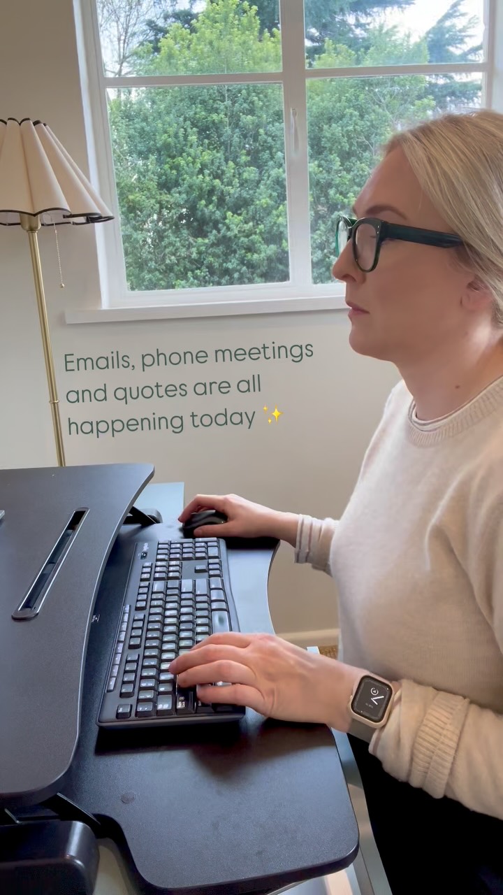 Back into the swing of things today after having the kids home yesterday ✨ These school holidays are going quickly - anyone else feeling the same?
Emails, phone meetings and quotes are all happening today ✔️
#smallbusiness #melbournebusiness #websitedesigner #digitalmarketing