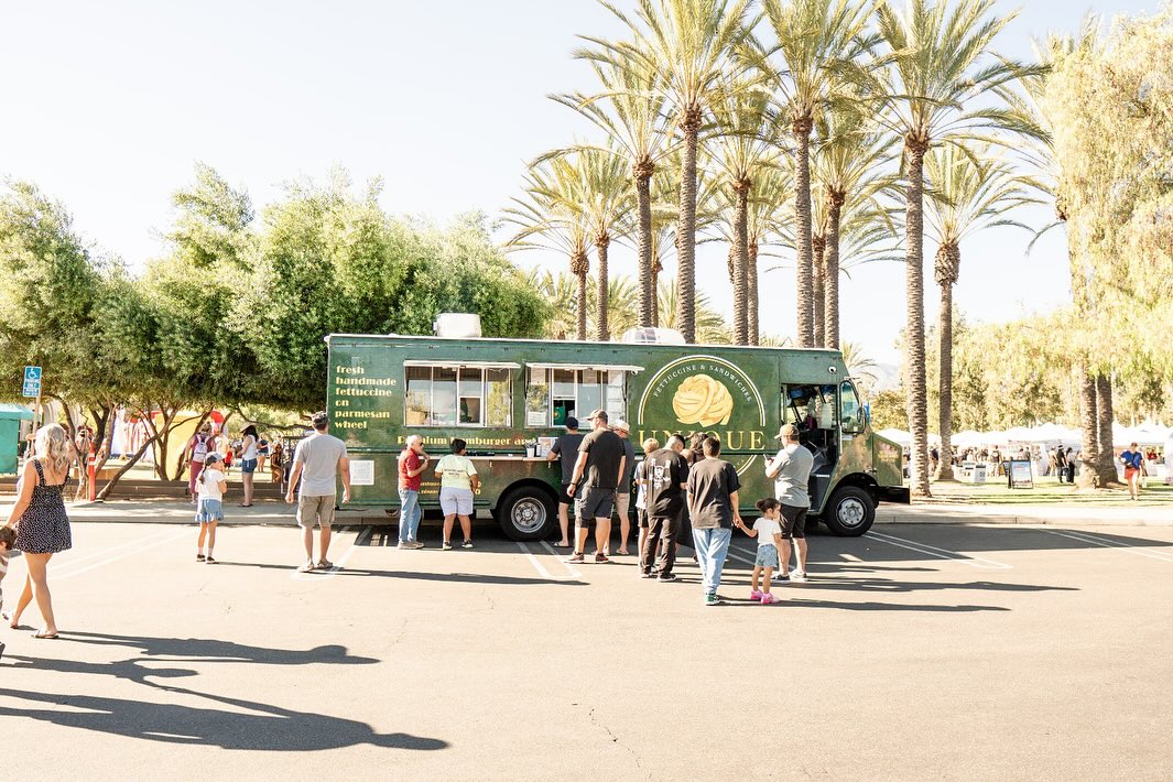 Finally, we can only share this incredibly busy day with you now because it was a whirlwind! But we wanted you to see these moments too. It was such a great day, Rancho Santa Margarita!
Huge thanks to the Dreamers Markets @dreamersmarkets team for organizing such a wonderful event and for including us. It was a fun and vibrant day at RSM Central Park!
Looking forward to meeting again soon! 💛😍