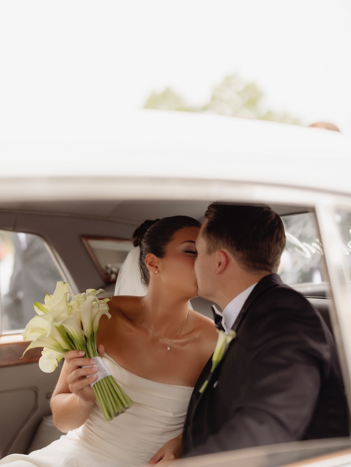 Love, laughter, and a getaway with serious style 💫 #ClassicCarMagic
📷 @alisasuephotography
.
.
.
.
.
#sarasotaweddingplanner #floridaweddings #luxuryweddingplanner #elegantweddings #timelessweddingstyle #floridabride #tampabayweddings #tampabaywedding #coastalweddinginspo #luxuryweddings #brideinspiration #weddingplanningmadeeasy #engagedinflorida #sarasotaweddings #weddingcar #lightandairywedding #floridaweddingvenues #brideandgroom #destinationweddingplanner #tampabayweddings #floridaweddings #lakewoodranchwedding #lwr #engaged #classiccar #sarasotawedding #lakewoodranchweddings #justmarried #sarasotaweddingplanner #classiccarlifestyle