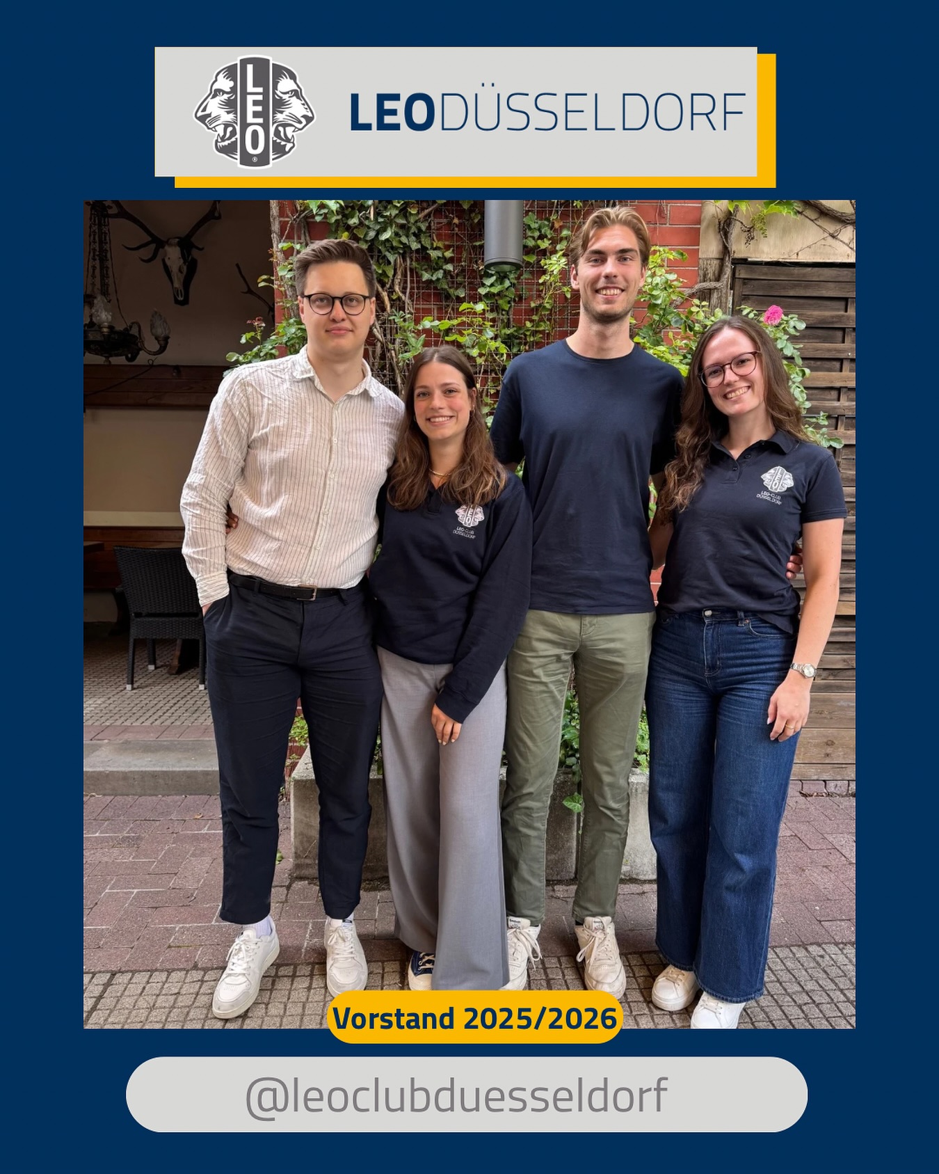 Neues Amtsjahr, neuer/alter Vorstand!🥳🦁
Das neue Amtsjahr 2025/2026 ist gestartet und somit auch der neue Vorstand.☺️
In diesem Jahr ist Leonie ein weiteres Mal Präsidentin, Caro Vize-Präsidentin, Magnus Schatzmeister und Henrik Sekretär.🏅😍
In den kommenden Tagen gibt es auch nochmal einzelne Vorstellungsposts des Vorstands. 😌
Wir sind mehr als motiviert ein wundervolles Amtsjahr mit allen Leos zu gestalten!💪🏼 Die ersten Activities stehen in den Startlöchern!🤫 Auf 2025/26!🫶🏼🦁
#leoclub #leoclubdüsseldorf #lionsclubdeutschland #lionsdeutschland #leodeutschland #vorstand #amtsjahr #staytuned #202526 #2025 #düsseldorf #lionsclub