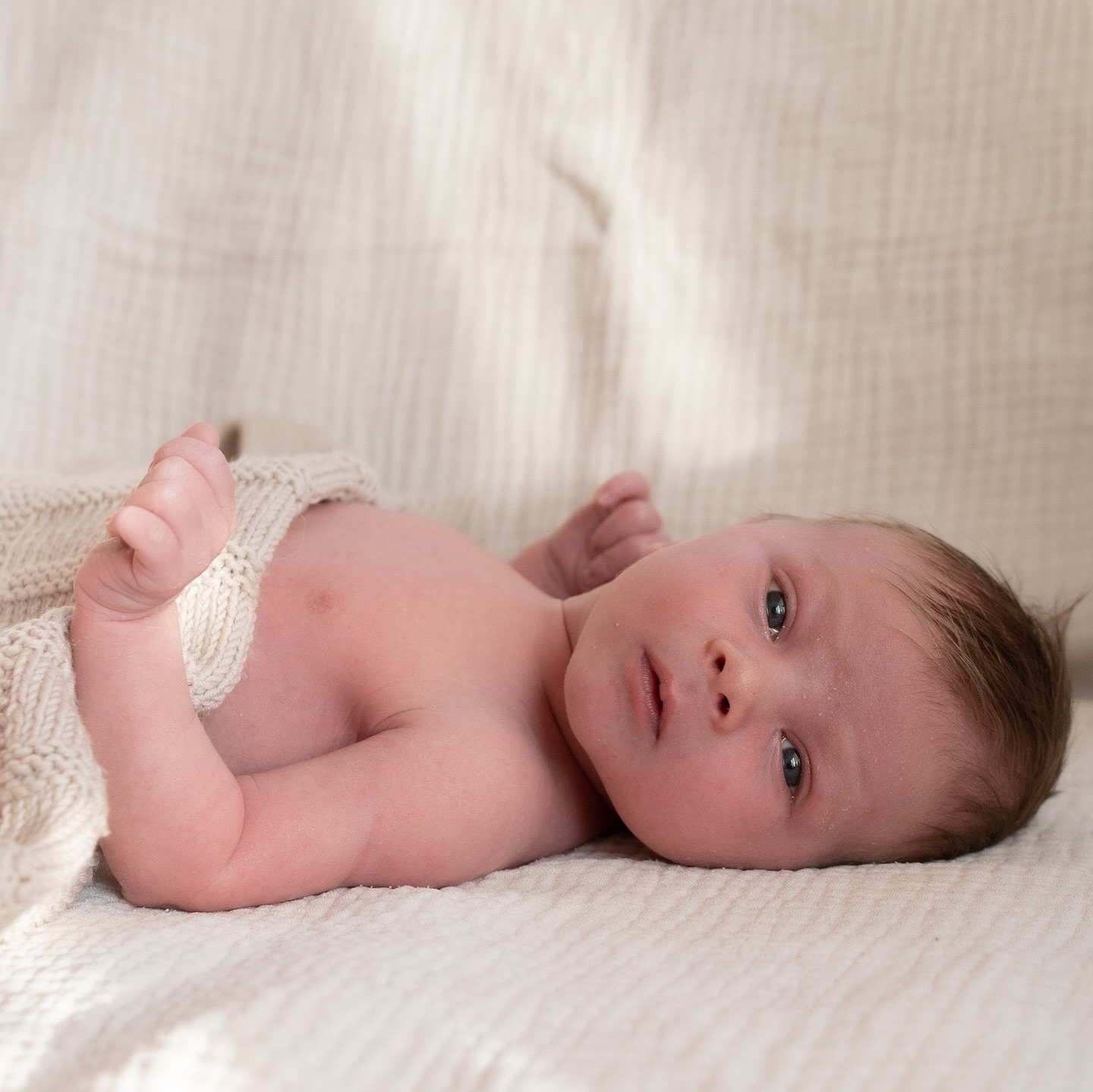 Wees welkom in de wereld
Welkom in de tijd
Welkom in ons midden
Welkom in ons huis
Abe ๐
#newborn #รปsabe #babyboy #firstfortydays #postpartum