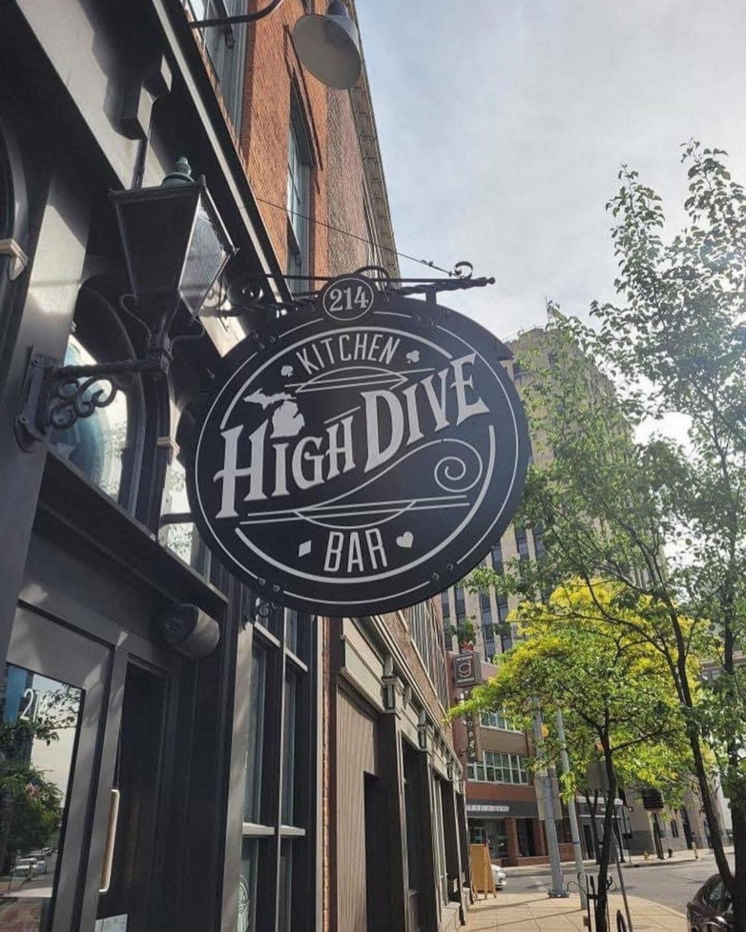 🎉 PARTICIPANT SPOTLIGHT 🎉
Get ready to experience HighDive Kitchen + Bar during Downtown Kalamazoo Summer Restaurant Week! Where high-end dining meets laid-back vibes, HighDive is the perfect spot for food, drinks, and fun in the heart of downtown.
Their menu blends creative, chef-driven dishes with classic bar favorites, all served in a relaxed and welcoming atmosphere. Whether you’re sipping craft cocktails with friends or digging into bold, flavorful plates, @HighDive delivers a memorable experience every time.
Follow them for updates on events like music bingo, seasonal specials, and more! 🍻✨
#HighDiveKitchenBar #KalamazooRestaurantWeek #DowntownKalamazoo #HighEndDining #CraftCocktails #ChefDrivenDishes #BarFavorites #FoodieFun#MusicBingoNight #KalamazooEats #RestaurantWeek2025 #FoodieAdventure #SupportLocalRestaurants #KzooDining #EatLocalKzoo #FoodieFest #SipSavorVote #WinterCocktailChallenge #DiningOut