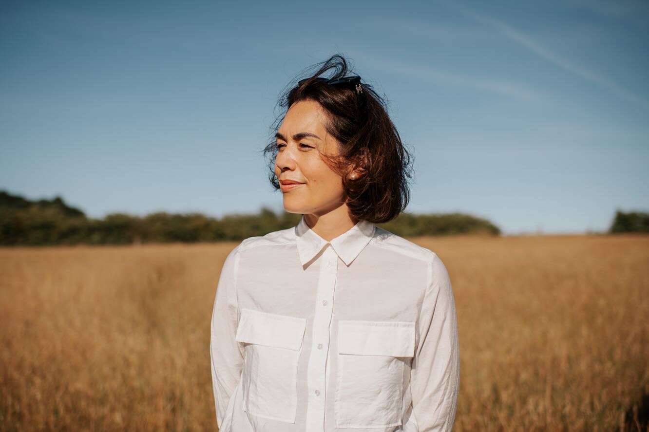 A family shoot with 3 boys wouldn’t normally see me posting previews just of a parent but this icon of a mama stole the show. Hilarious and effortlessly gorgeous… and there honestly was a good reason for the mask 😆♥️
.
#familyphotographydurham
#funfamilyphotoshoot
#naturalfamilyphotography