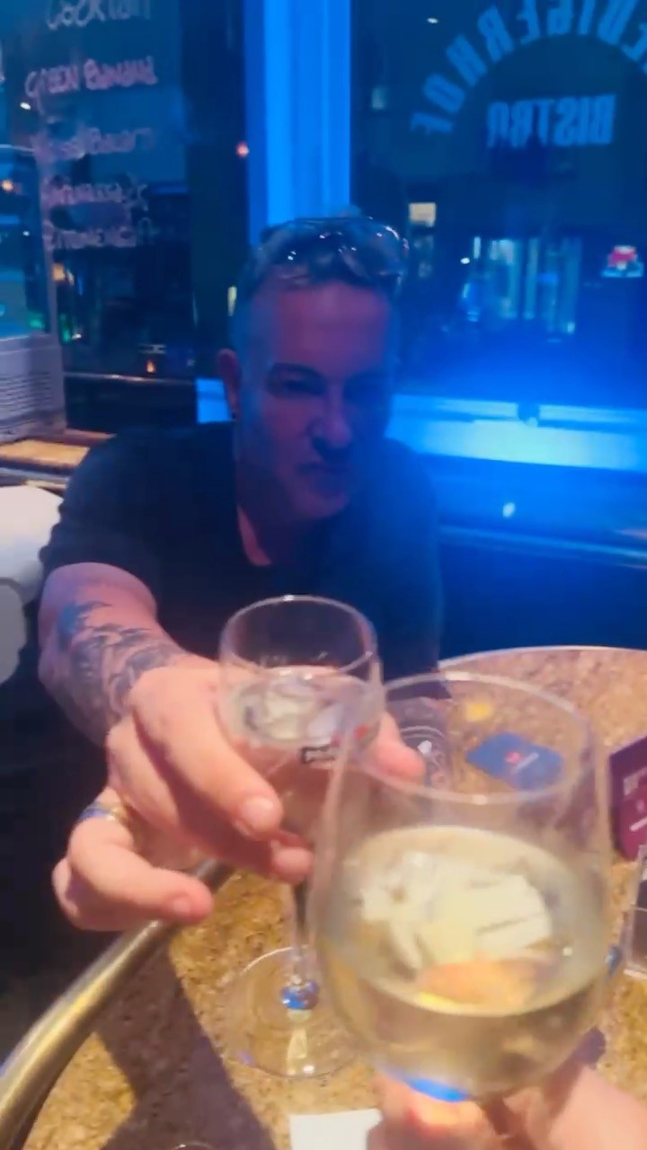 💥Mood? Predigerhof!
Sexy Drinks 🍸 Sexy People 😘
Zürich’s wildest Gay Bar is calling you – Täglich ab 14:00 Uhr!
Komm vorbei – wir warten auf DICH!
Let’s make memories 💋🔥
#predigerhofgaybar #gayzurich #lgbtqnightlife #zürichgaybar #supportlocal #barvibes #instagay #queerzurich #rainbownight #gaydrinks #funstartshere 🌈🍹💃