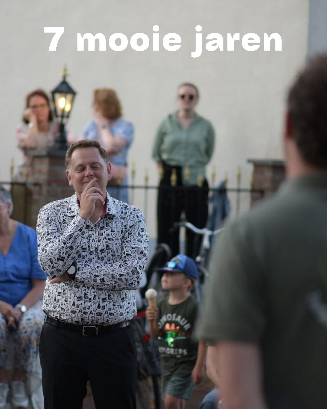7 mooie jarenโฆ
Lieve lieve Ron, aan al het moois komt een eind. Zo ook aan jouw tijd bij Fanfare Sint Joseph Merkelbeek. We willen je op deze manier (nogmaals) ontzettend bedanken voor al jouw inzet, inspiratie en toewijding die jij onze vereniging gegeven hebt. We wensen je enorm veel succes met alle mooie (muziek)projecten die je de komende jaren mag gaan dirigeren, organiseren en beleven! Vโr zulle os vast nog waal ns zeen!
@ron_daelemans