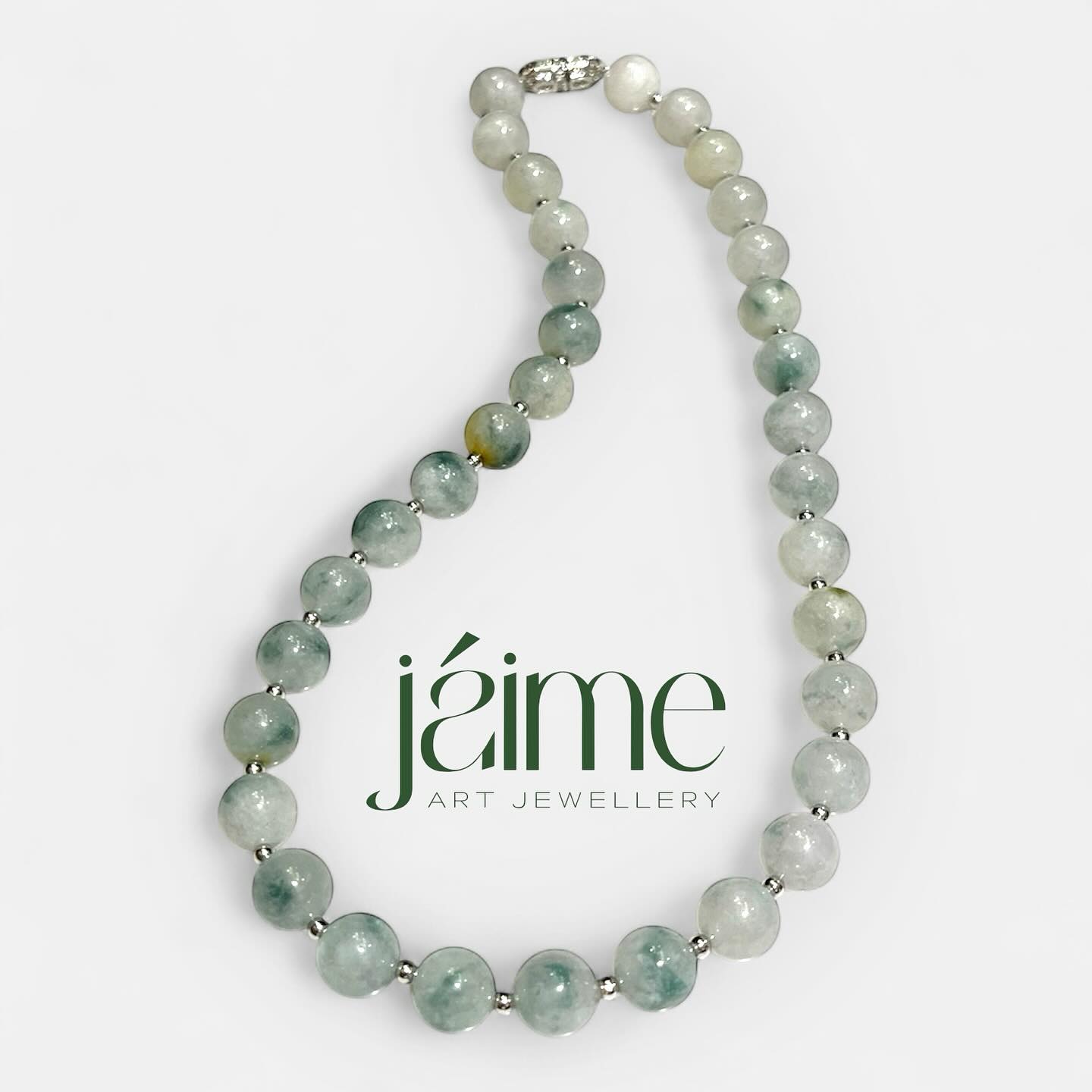 Gentle as Burmese Jadeite. 温柔如缅甸翡翠。#jade