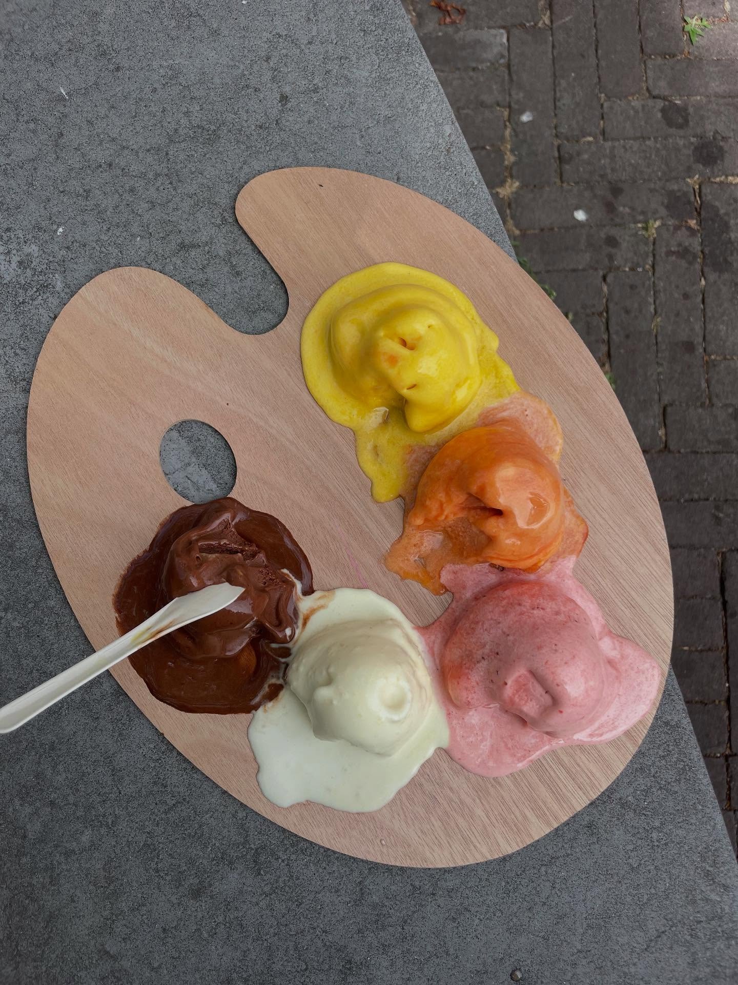 1) Zomerpalet 🎨 🍦 summer palette
2) how it started
3) how it tasted 🥄 🤤
4) how it ended 🫠
#fooddesign #summercolours #stilllife #stillifephotography #ToiletFotoPaperGrafiska