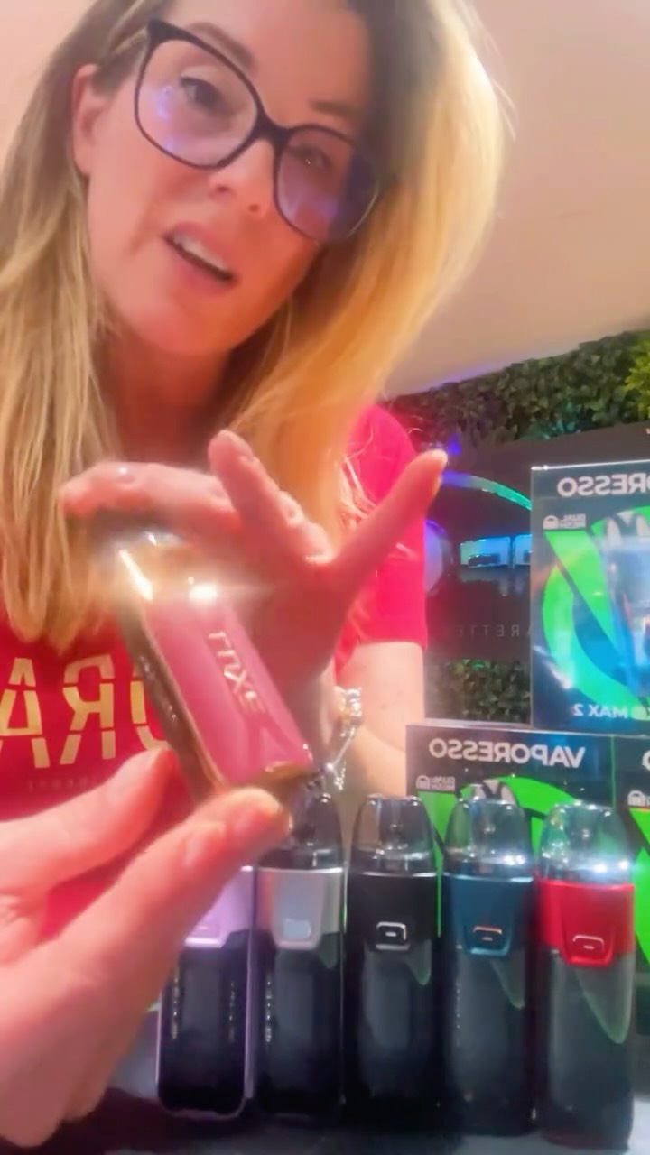 Coucou à tous , petite vidéo pour vous présenter la référence Vaporesso dans sa version 2 . Le kit Luxe Xr Max 2 . Une valeur sûre qui saura vous séduire !
À venir découvrir en boutique .
#vaporesso #luxexrmax2 #pod #lorient #vapoway