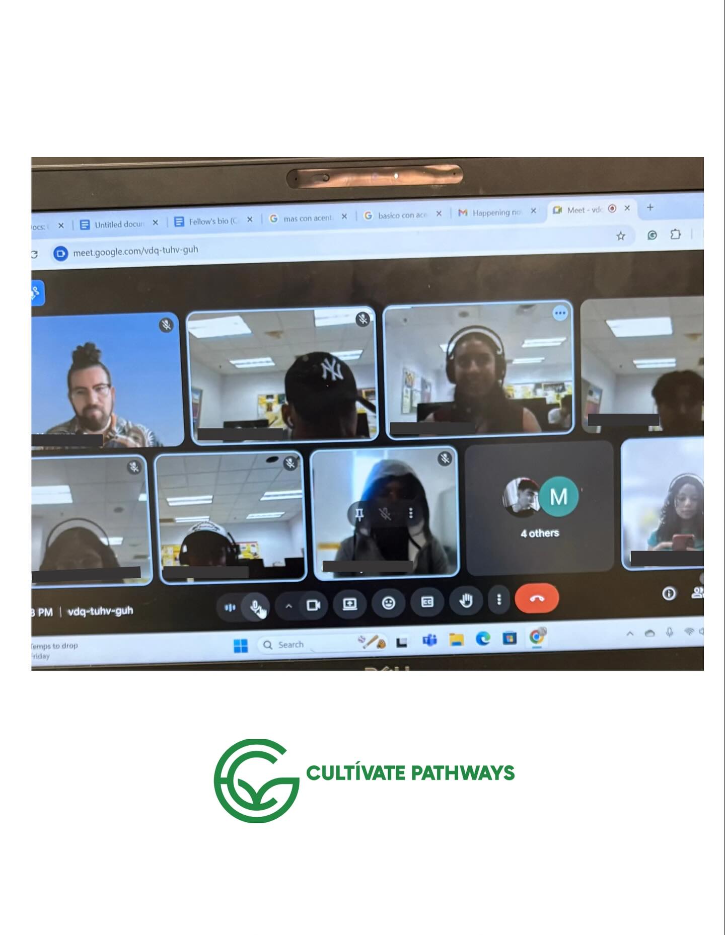 “Enfócate en aprender destrezas y nunca rendirte.”. -Fermín Vasquez, Director of Strategic Communications and Engagement, TheDream.US
Le agradecemos mucho, @ferminthecreator por inspirar a nuestra comunidad de jovenes con su historia ejemplar. Apreciamos mucho sus aportes a la comunidad y probar a estos jóvenes que sus objectivos sí se pueden lograr ¡Le agradecemos por su activismo a favor de la comunidad inmigrante! ¡Usted es todo un ejemplo! ✨🌱✨
#mentor #inspiración #strategiccommunications #payitforward #comunidad #poder #techfuture #dreambigger
