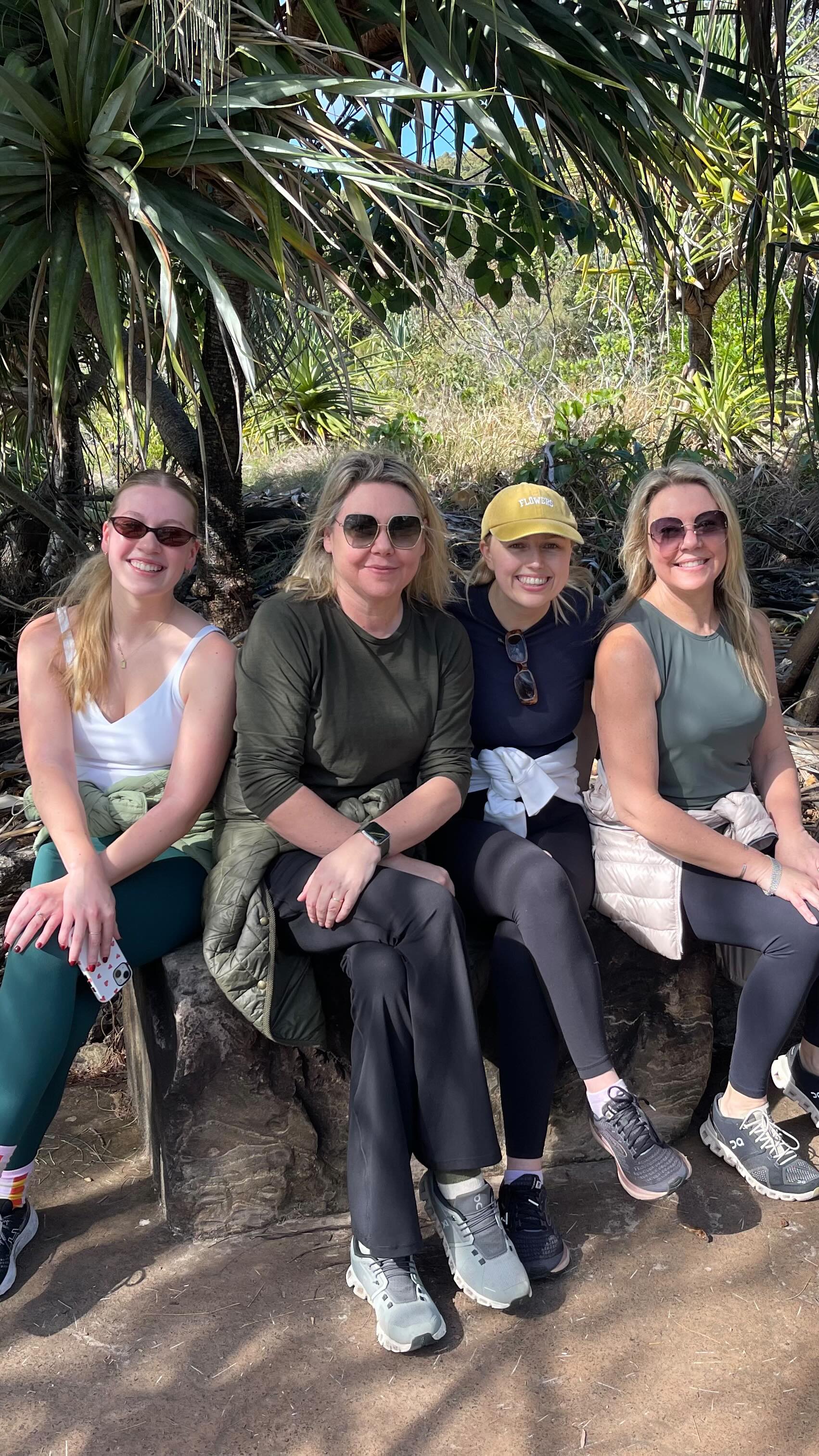 Surrounded by nature, fuelled by connection. Our Porch Light team retreat was all about feeling refreshed and finding creative inspiration 🌴✨
#BrisbaneInteriors
#PorchLightInteriors
#BrisbaneDesignStudio
