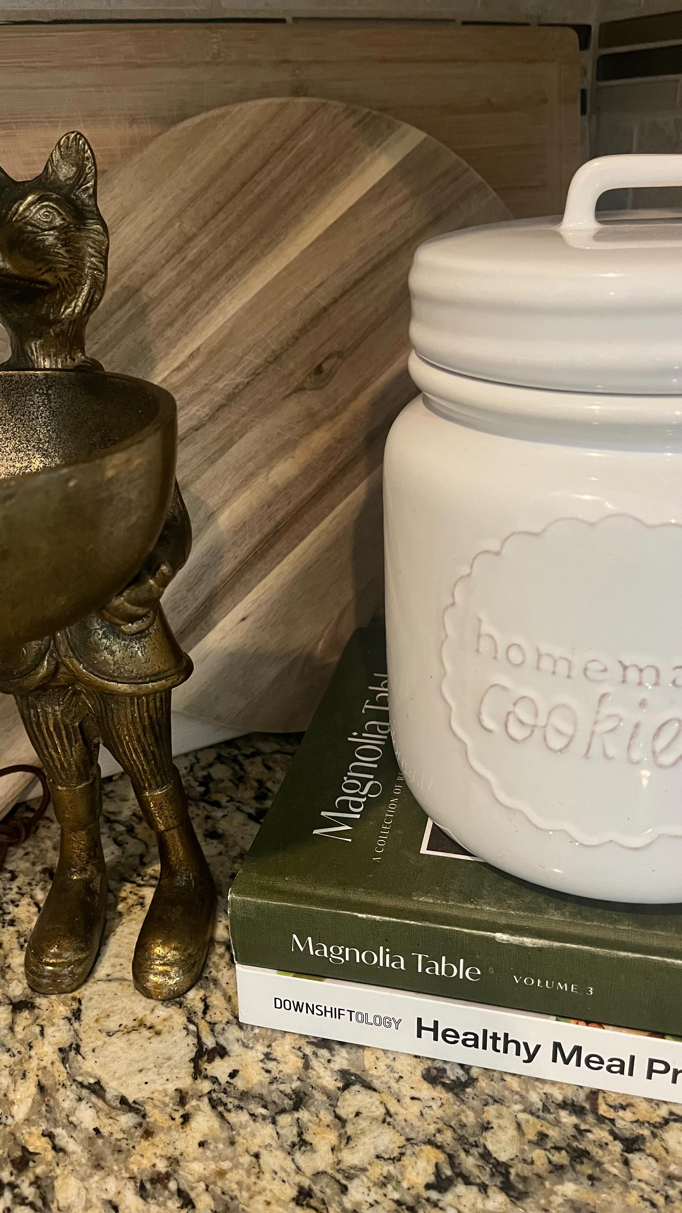 Struggling to keep your living spaces organized? You’re not alone — and you’re definitely not failing. These are the tried-and-true tips I share with every organizing client who feels like the clutter just keeps creeping in:
🧺 Declutter like it’s a lifestyle (because it is)
🏠 Everything in your home should have a home
🚫 Happy Meal toys + party favors? They don’t make the cut here
🙋♀️ Tough love: You’re the gatekeeper of your home. If the toy bins are overflowing, it might be time to check your Amazon cart—not your kid’s behavior
📬 Paper piles? Handle them right away. File, trash, or recycle—don’t let them linger
💛 And above all, give yourself grace. Your home is meant to be lived in, not perfect. Organizing is a journey, not a Pinterest board
You’ve got this 💪 And if you need a little help along the way, I’m just a message away.
.
.
.
#OrganizingTips #RealLifeOrganizing #DeclutterYourHome #SimplifiedLiving #ProfessionalOrganizer #HomeOrganization #GraceNotPerfection #MomLifeOrganized