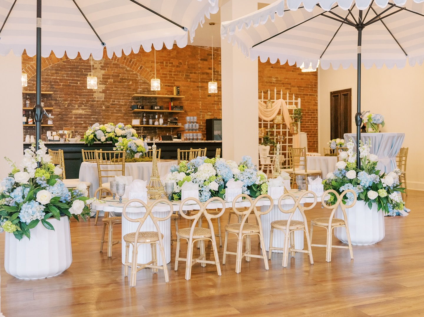 A Parisian inspired children’s table wouldn’t be complete without gilded Eiffel towers, oversized blooms and Dior inspired gift bags!
#firstbirthdayparty #1stbirthday #parisian #kidsparty
Design, Planning & Storefronts: Heleringer Events (@heleringerevents)
Venue: The Prologue (@theprologuevenue)
Photographer: Kentucky Heirlooms (@kentuckyheirlooms)
Videographer: Kellie Joy Films (@kelliejoyfilms)
Florist: Ronda Stumler Designs (@rondastumlerdesigns)
Children’s Rentals: Proparazzi (@proparazziparties)
Catering: The Exchange (@exchangeforfood)
Linens: Nuage Designs (@nuagedesignsinc)
Cake: The Mixing Bar (@themixingbar)
Balloon Artist: Balloon Artist Theia (@balloon_artist_theia)