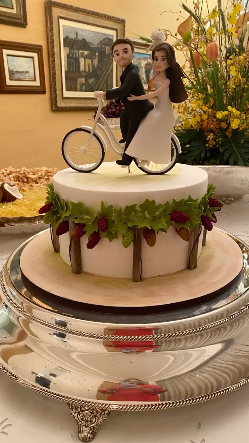 Faz um mês! Bodas de Beijinhos! Parabéns aos noivos tão queridos! #celebrarsempre #buffet #petitcomite #serviçodebuffet #marcelamaragliano