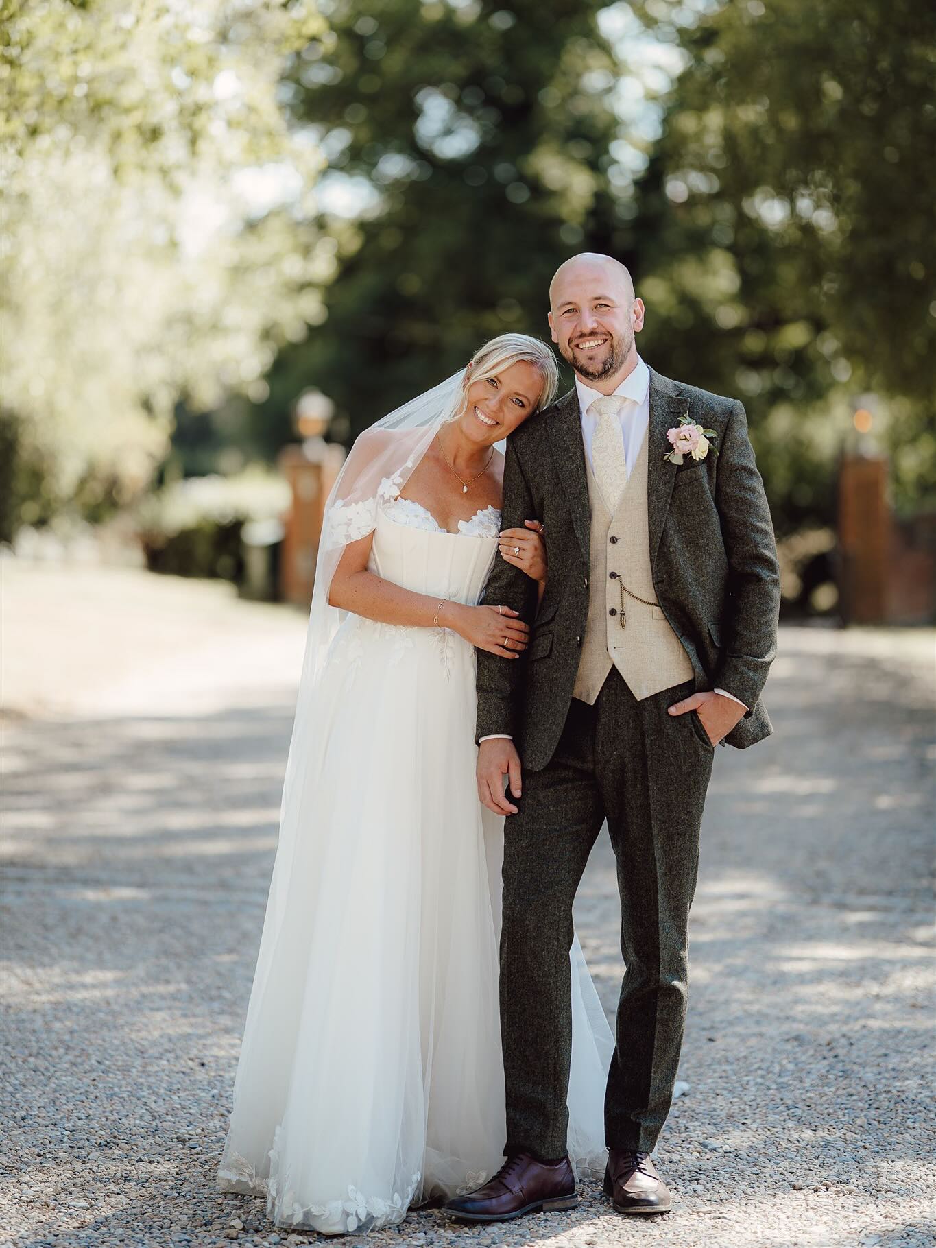 Hazy sunset dreams and 30 degrees of pure joy celebrating Lucy & Steven at stunning Stanlake Park 🍾☀️ The day was everything — golden light, endless laughs… and a few too many wasps 🥲 A wedding full of heart, soul, and the best people ❤️
@stanlakeparkweddings
@heritagevenues
@shaniewrightmakeup
@lizziemua_brides
@matthewjohnfilms
@everafter_weddings
@abigailscollection
@dapperchapsformalwear
@lucyannefitts @stevensmith22
//
#StanlakeParkWedding #StanlakeParkVineyard #SummerWeddingVibes #UKWeddingPhotographer #AmyDianaPhotography #WeddingCelebration #CandidWeddingMoments #VineyardWeddingUK #StanlakeWedding #RelaxedWeddingPhotography #FunWeddingVibes #WeddingInspo #RealWeddingMoments #WeddingPhotographerUK #WeddingsWithSoul #UnposedWeddingPhotography #OutdoorWeddingUK #WeddingSparrow #RockMyWedding #DocumentaryWeddingPhotographer #NaturalWeddingPhotography #WeddingSeason2025 #hertforshireweddingphotographer #CouplesWhoCelebrate #WeddingJoy #LoveAndLaughter #WeddingWithFriends #UKWeddingInspo #BerkshireWeddingPhotographer #