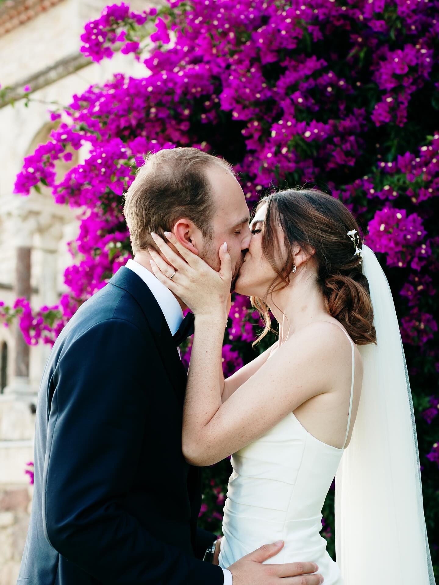 Des instants de complicité magique, de tendresse, une pure alchimie, rare et précieuse!
Merci infiniment à ce couple incroyable de m’avoir permis de vibrer toute cette journée et de capturer ces beaux instants de vie!!!