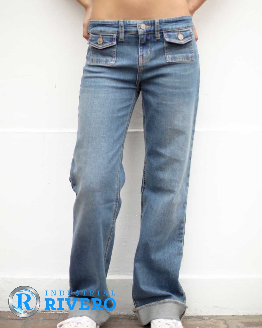 Lavado stone wash con focalizado y bigotes ligeros💯