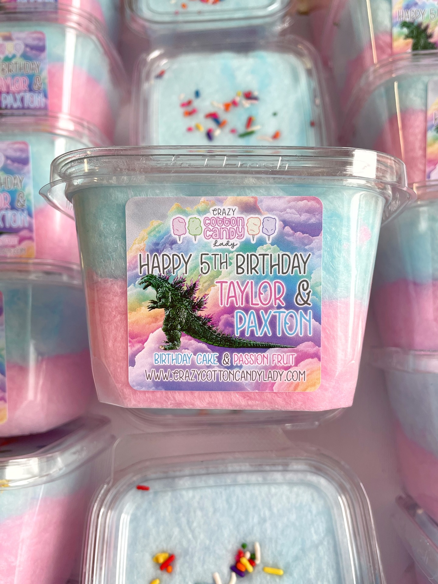 Custom Birthday favors to match ANY theme.
Dinosaurs 🦖 and Rainbows 🌈
Our favor containers are great for older kids and adults that need a bit more cotton candy then our bags can hold.
Choose 2 custom flavors/colors. Minimum order of 10 and only 1 custom flavor/color.
These containers can last up to 3 months if kept cool, dry, and out of direct sunlight.
#customfavors #cottoncandy #godzilla #crazycottoncandylady #cutombirthday #rainbows
