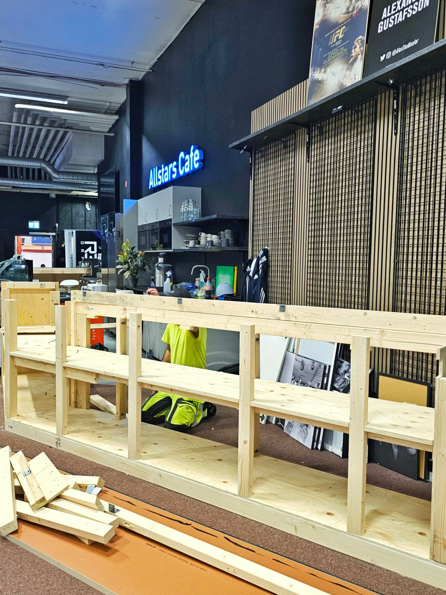 For English, read below.
🚧 Vi renoverar just nu i caféet för att göra det ännu bättre för er! Under tiden håller vi helt stängt.
☀️ Vi vill också passa på att meddela att hela Allstars – både gymmet och caféet – har sommarstängt från måndag 28 juli till och med söndag 10 augusti. Vi öppnar igen måndag den 11 augusti.
Tack för ert tålamod – vi ses snart! 💪🥋
🚧 We’re currently renovating the café to make it even better for you! During this time, it will remain fully closed.
☀️ Please note that both the gym and the café will be closed for summer break from Monday, July 28th through Sunday, August 10th. We reopen on Monday, August 11th.
Thanks for your patience – see you soon! 💪🥋