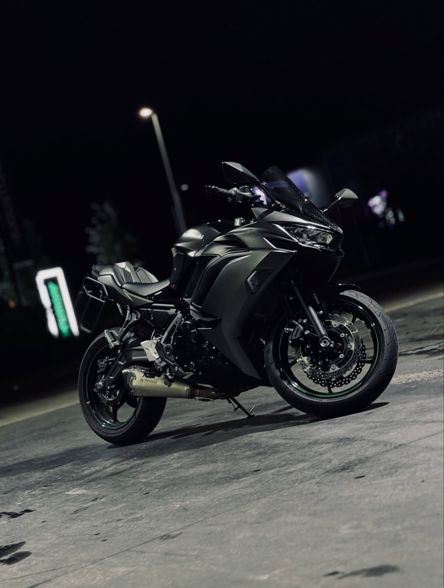 Midnight rides hit different 🖤
It feels like freedom on two wheels.
#motorcycle #bikes #bikelife #bikers #kawasaki