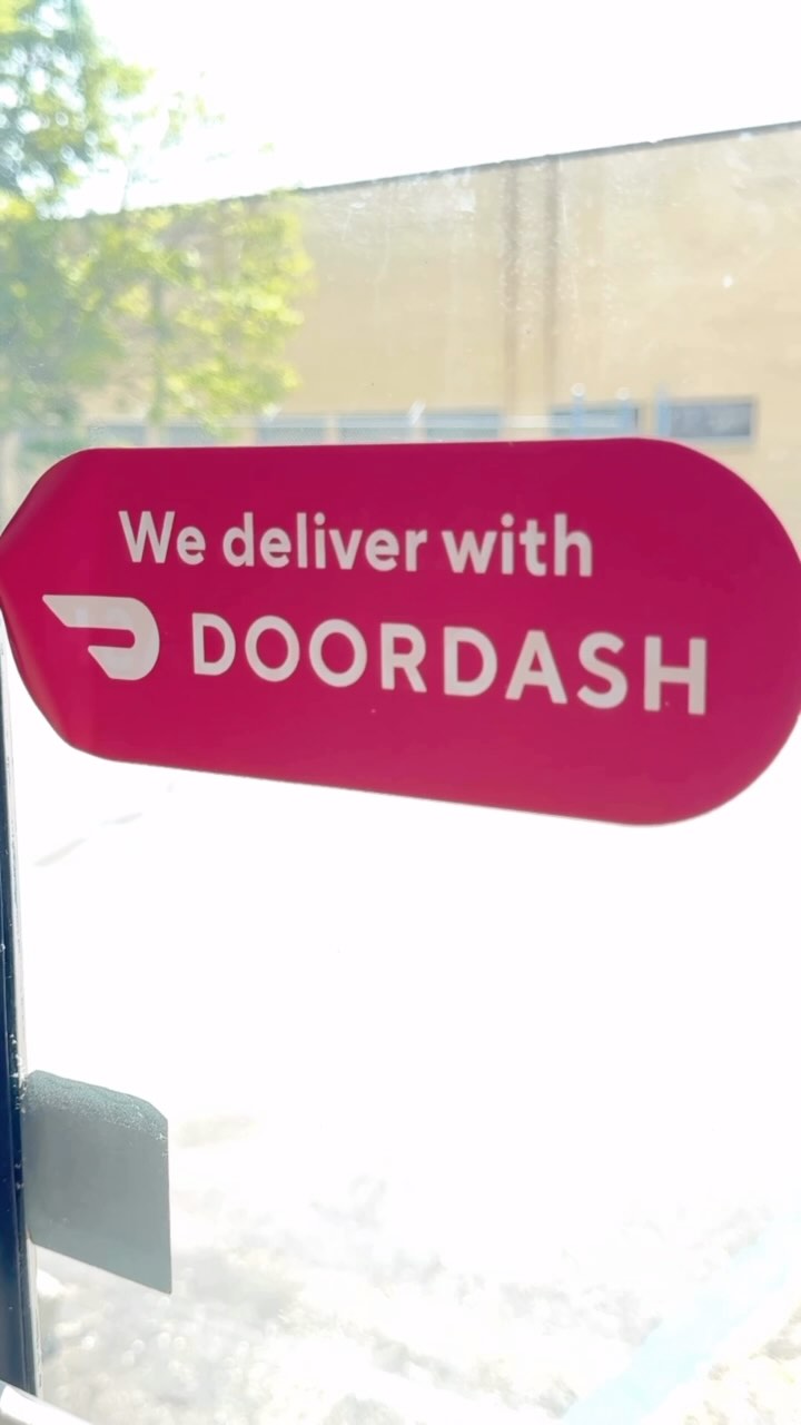 Your Bunkhouse faves on @doordash — burgers, fries, mac bites, and shakes delivered straight to your face. 🚗🍔🍟💨