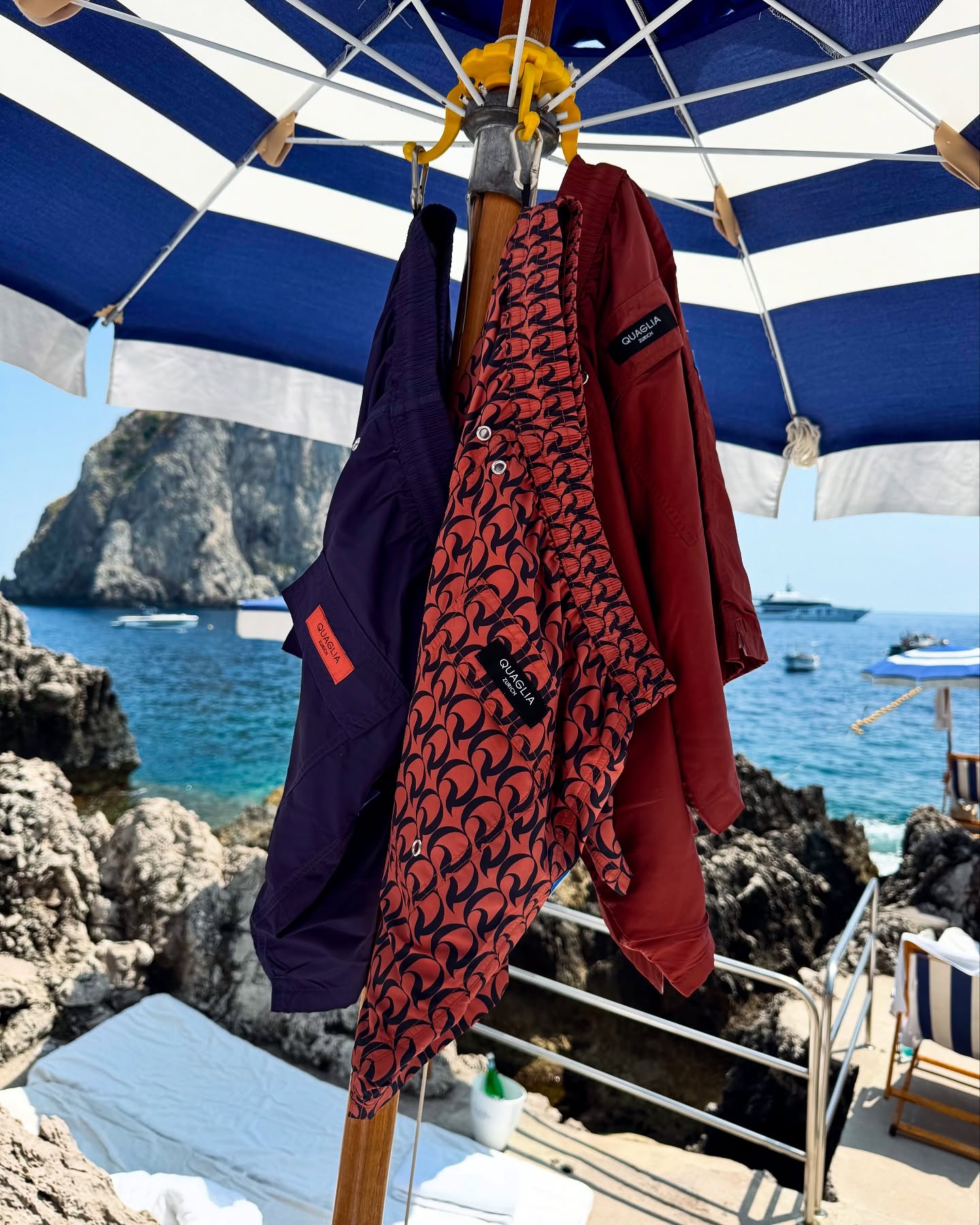 From Capri with Love - Introducing our exclusive swimshorts, created in partnership with @andrewandcole 🌊 Elegant tones and made for those with an eye for details, quality and comfort.
Available exclusively in-store @quagliazurich
#quagliazurich #luxuryswimwear #exclusivestyle #quietluxury #summerelegance #andrewandcole #capri #fontelinacapri