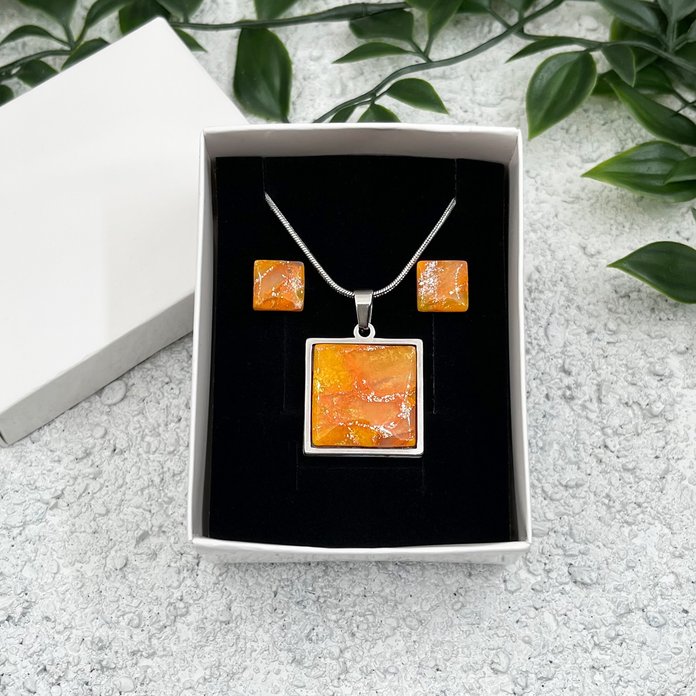 Turuncu Mermer Desenli Polimer Kil Kare Kolye ve Küpe Seti
🧡 Sevdiklerinize özel, şık ve zarif bir hediye alternatifi.
Sunset Glow - A
📩Sipariş ve detaylar için DM’den ulaşabilirsiniz.
.
.
.
.
.
#elyapımıtakı #polimerkiltakı #kolyeküpeseti #turuncutakı #mermerdesen #hediyeliktakı #çeliktakı #zariftakı #kadıntakı #takıseti #çelikkolye #modernküpe #sunsetglow #özelhediye #takıtasarımı #karekolye #kareküpe #tasarımtakı #şıkhediye #renklitakı #minimaltakı #bohemtakı #hediyefikirleri #trendtakı #aksesuar #kadınaksesuar #shopier #etsy #biesgecollection #biesge