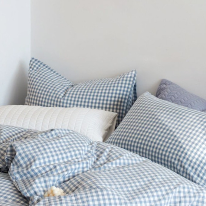 Dream in Blue, Sleep in Green 🌿
Crafted with 100% GOTS-certified organic cotton, this gingham bedding isn’t just soft on your skin—it’s gentle on the planet too. Sleep sustainably, live responsibly.
visit us at www.thekarurfabrics.com