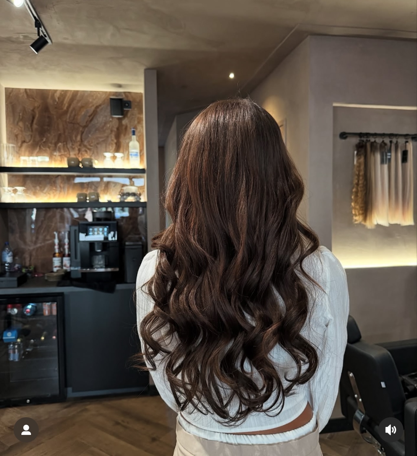 New hair for beauty @deniseanna
Done by @hairbyisabellaa
She used the beautiful extensions from @blend.yourhair & the color from @originalmineral ✨
#newhair #hairsalonamsterdam #beautysalonamsterdam #hairextension #blendyourhair #originalmineral #haircolor #amsterdamdepijp