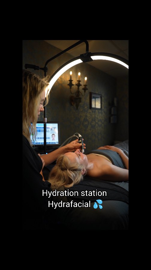 💧 Welcome to the Hydration Station 💧
At LNO Boutique, your skin gets the glow it deserves.
Our HydraFacial deeply cleanses, exfoliates, and floods your skin with hydration — leaving it fresh, smooth, and radiant ✨
📍 LNO Boutique — where glow meets care
📲 Book your skin reset today!
#HydraFacial #HydrationStation #GlowingSkin #LNOcare #FacialGoals #SkinReset #CleanBeauty #ColoradoFacials#lno_boutique